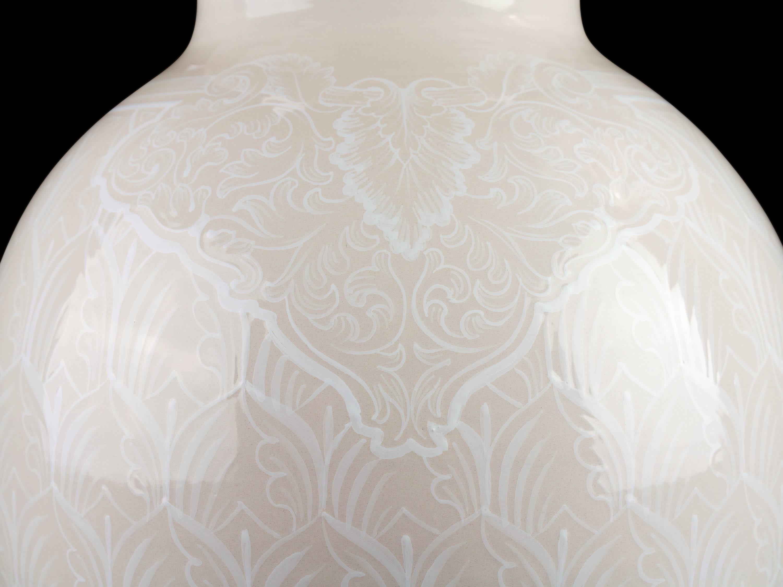 Modern Vase Potiche Jar Lid Decorated Ornament Decorative Majolica Total White Vessel For Sale