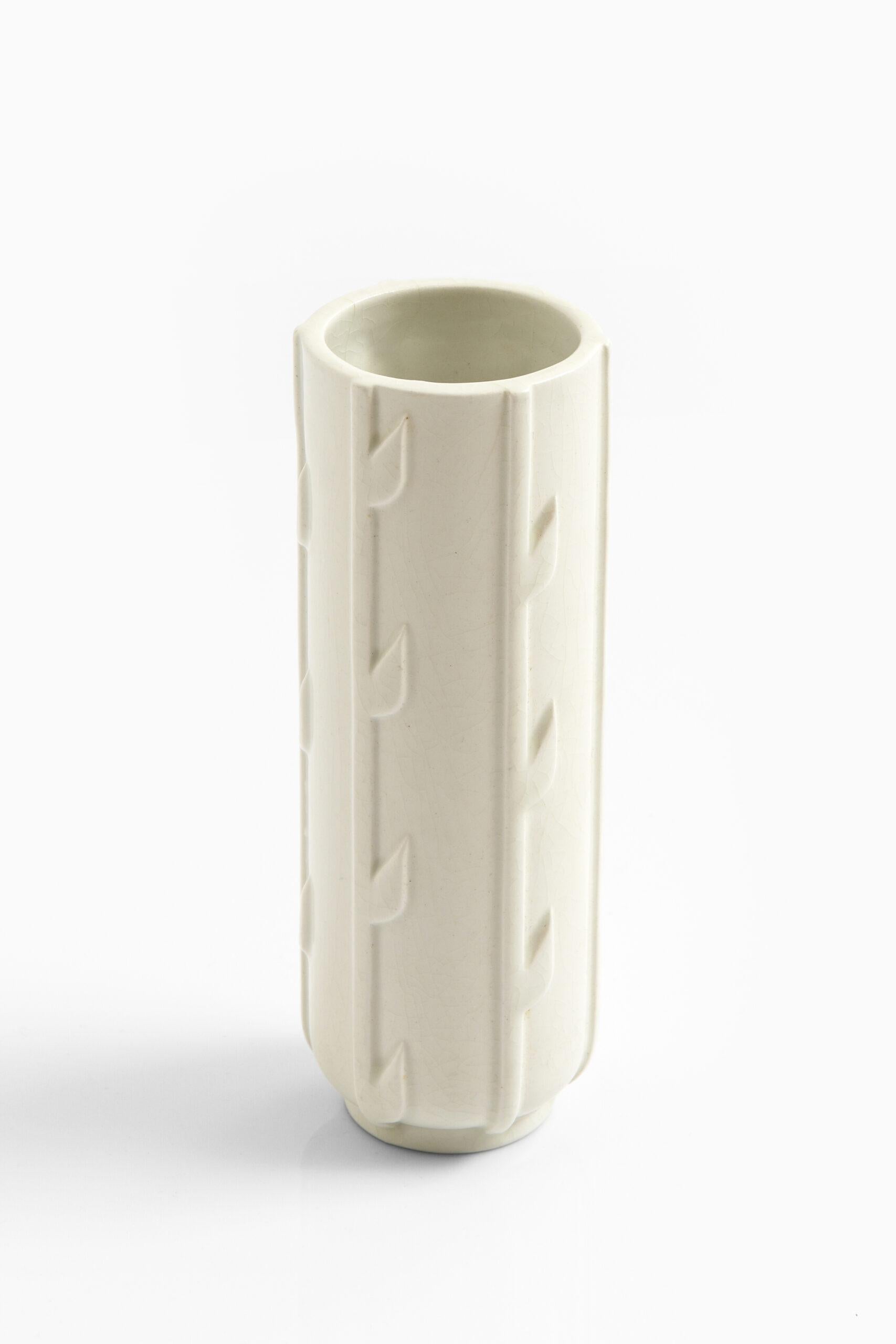 Ceramic vase by unknown designer. Produced in Sweden.