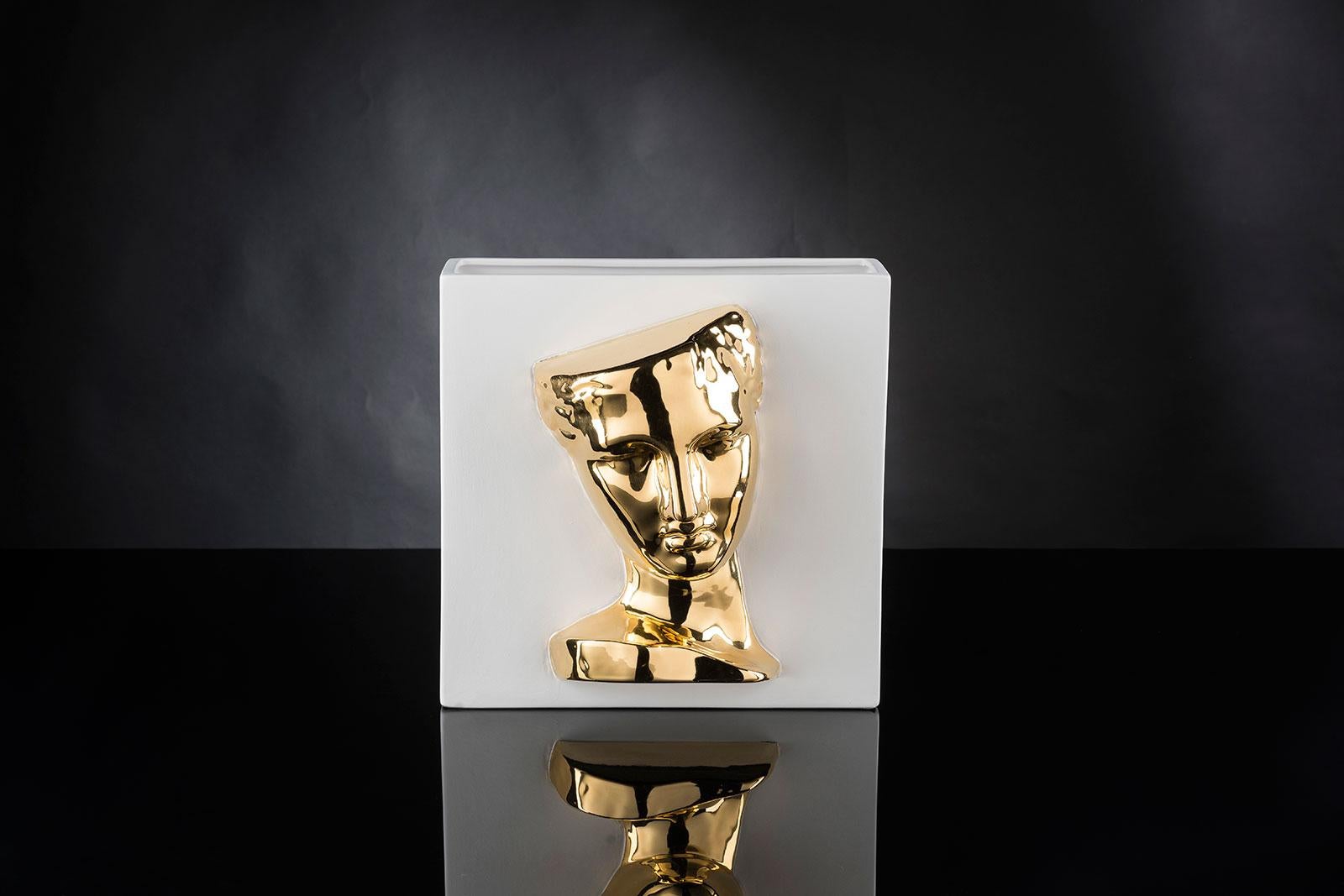 VG presents a collection of classic sculptures which revisits the techniques of pop art.  The original work is taken apart; a few details are then removed and highlighted, becoming the main features of the new object.  This is an ambitious project,