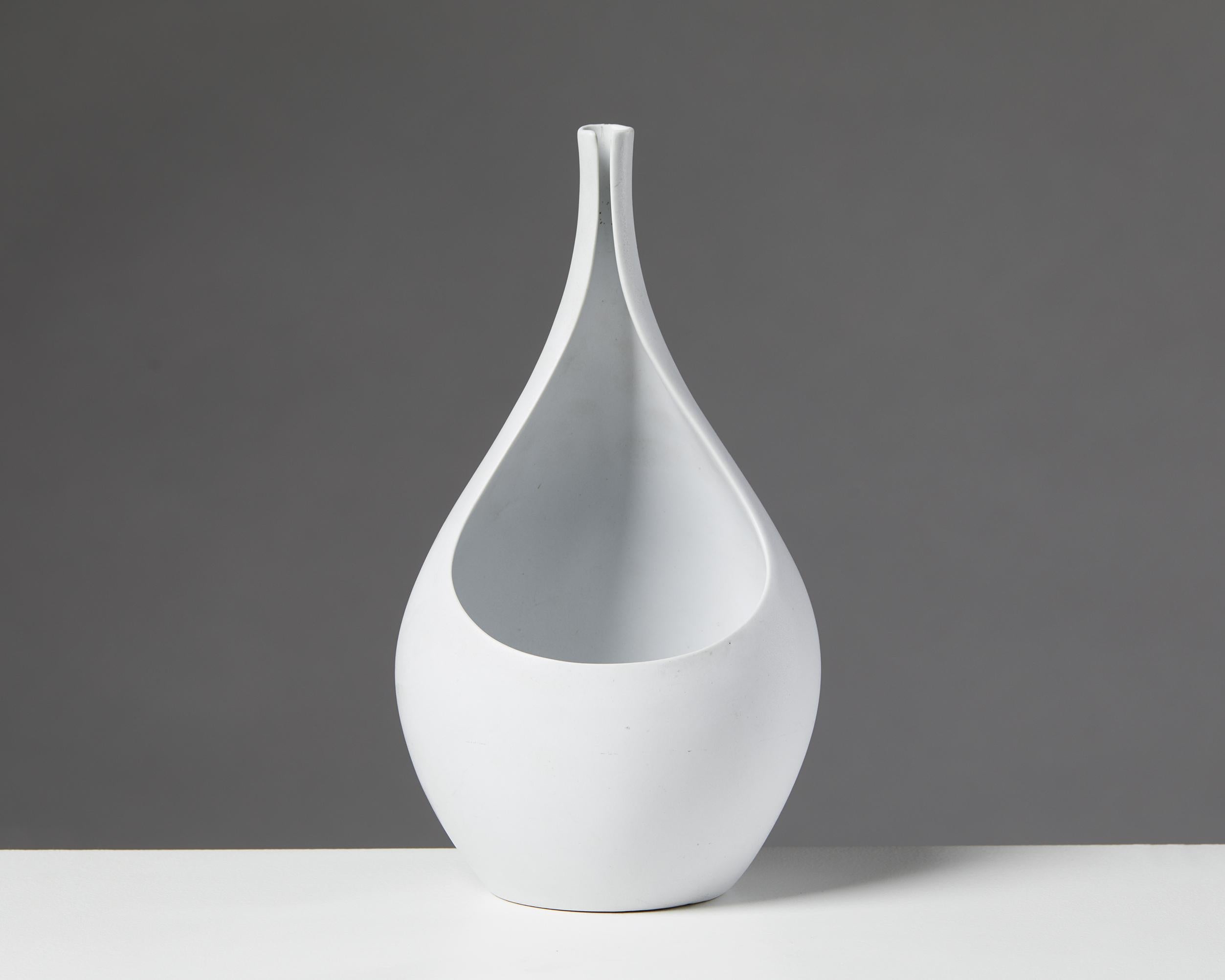 Vase ‘Pungo’ designed by Stig Lindberg for Gustavsberg,
Sweden, 1950s. 

Stoneware.

Stamped.

Measurements:
H: 24 cm / 9 1/2