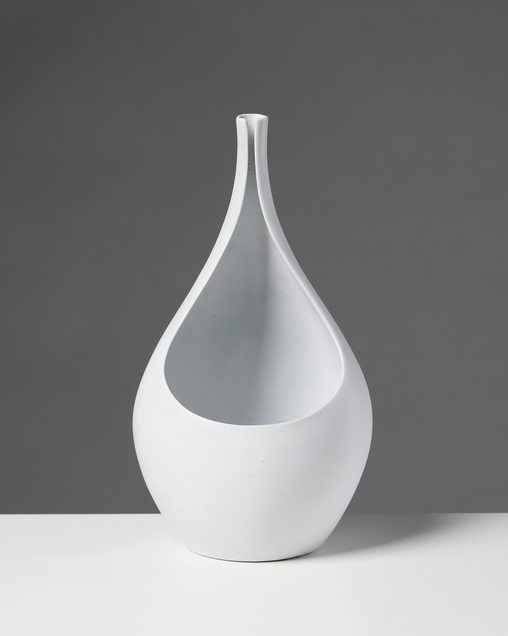 Mid-Century Modern Vase ‘Pungo’ designed by Stig Lindberg for Gustavsberg, Stoneware, Sweden, 1950s For Sale