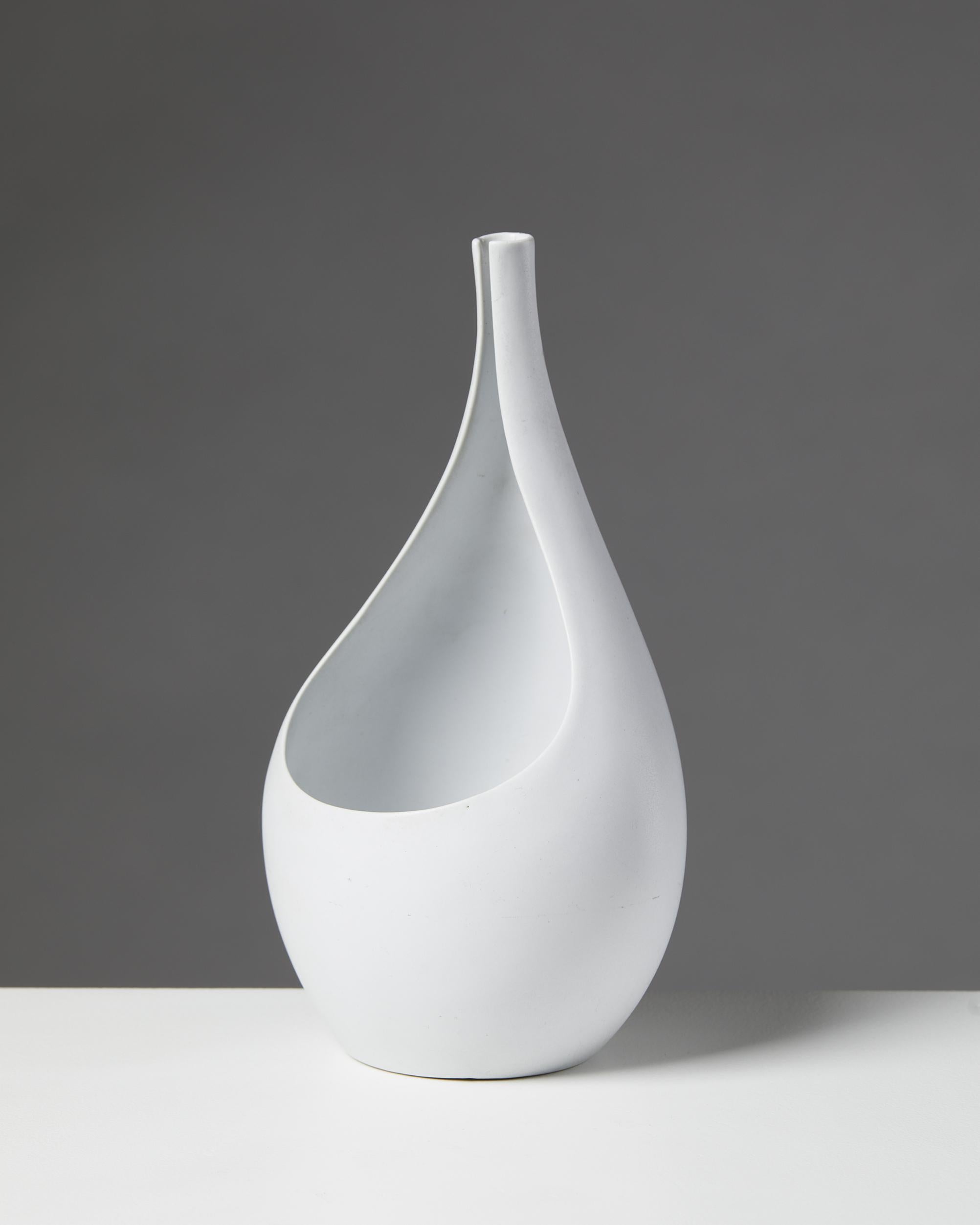 Swedish Vase ‘Pungo’ designed by Stig Lindberg for Gustavsberg, Stoneware, Sweden, 1950s For Sale