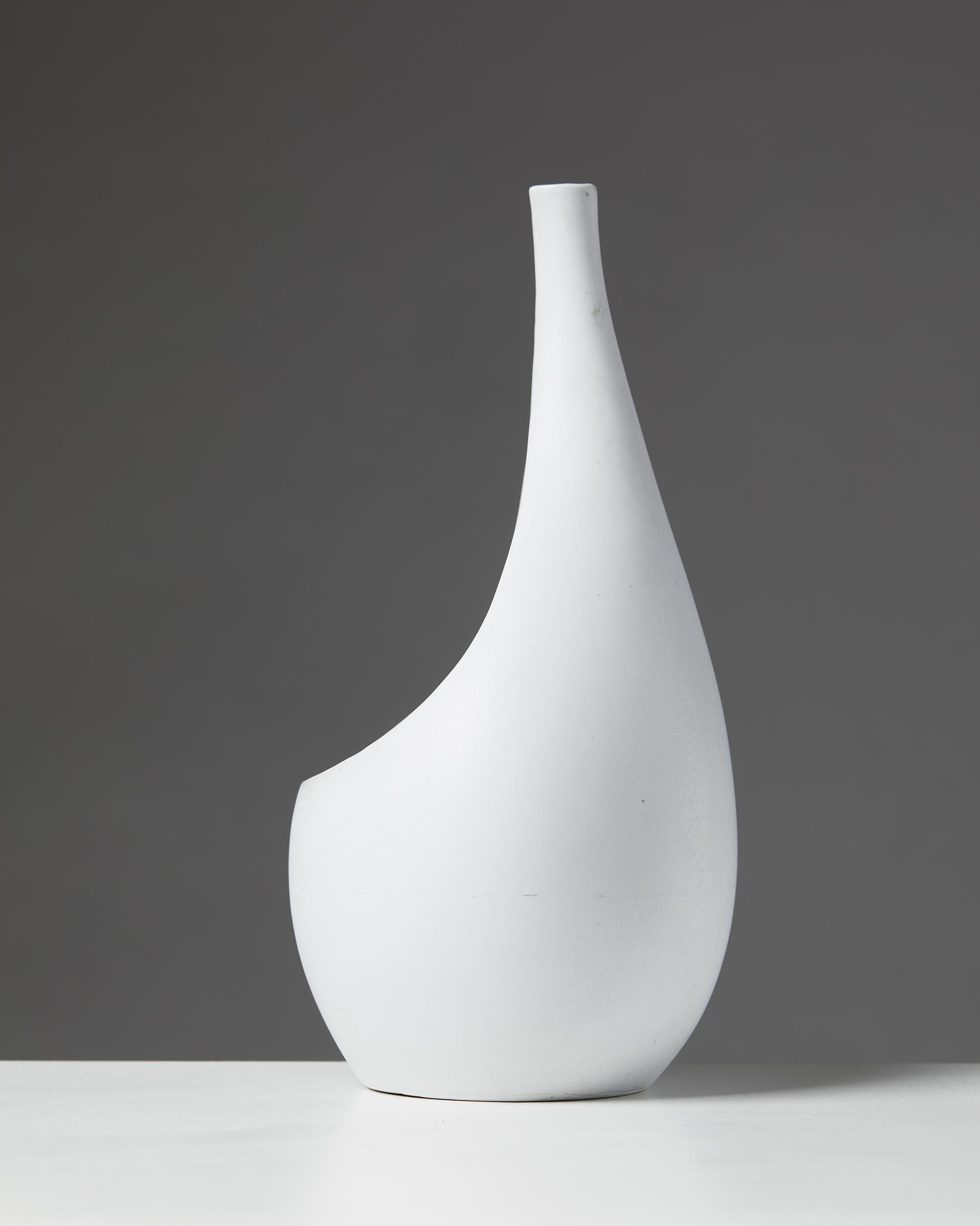Vase ‘Pungo’ designed by Stig Lindberg for Gustavsberg, Stoneware, Sweden, 1950s In Good Condition For Sale In Stockholm, SE