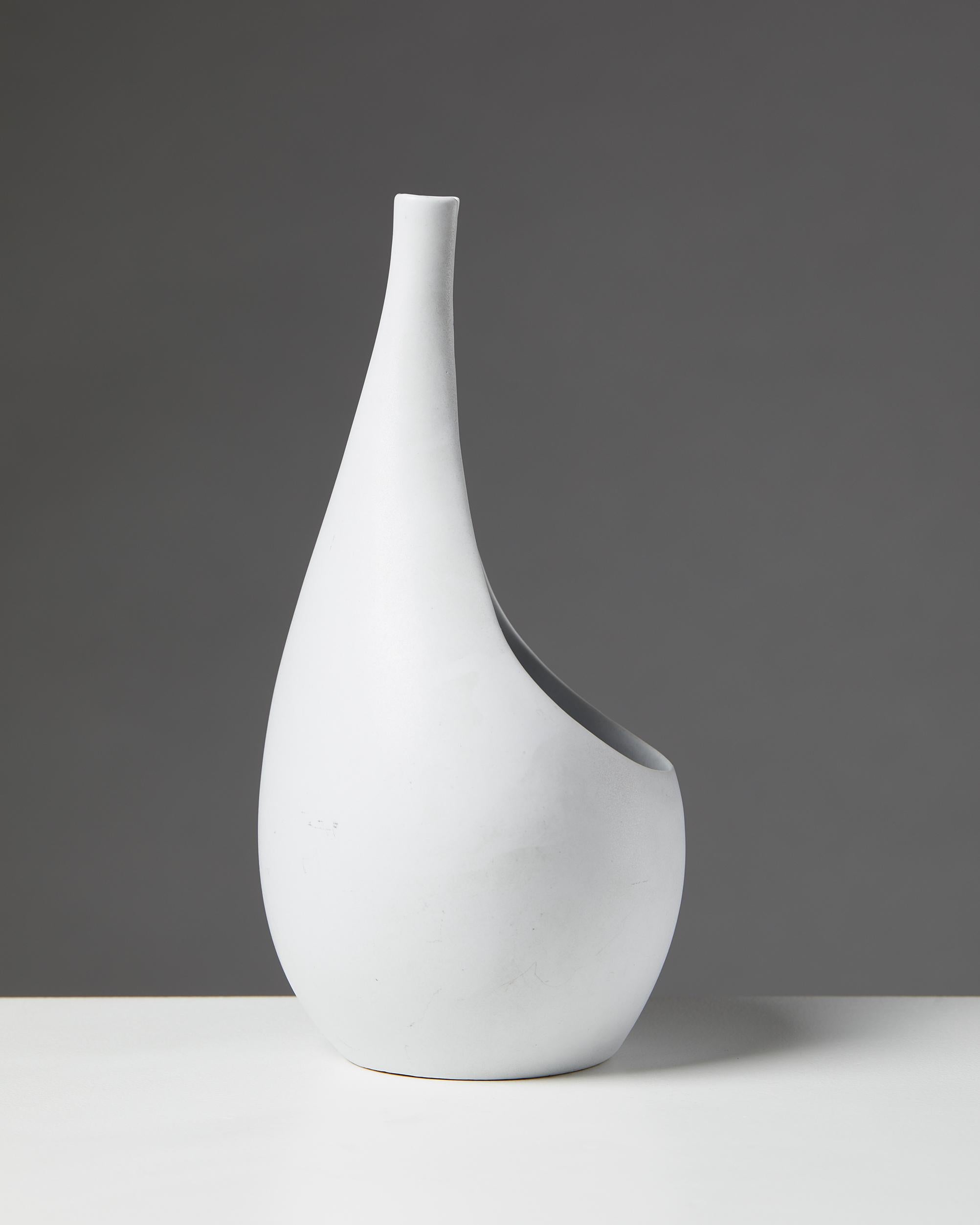 Ceramic Vase ‘Pungo’ designed by Stig Lindberg for Gustavsberg, Stoneware, Sweden, 1950s For Sale