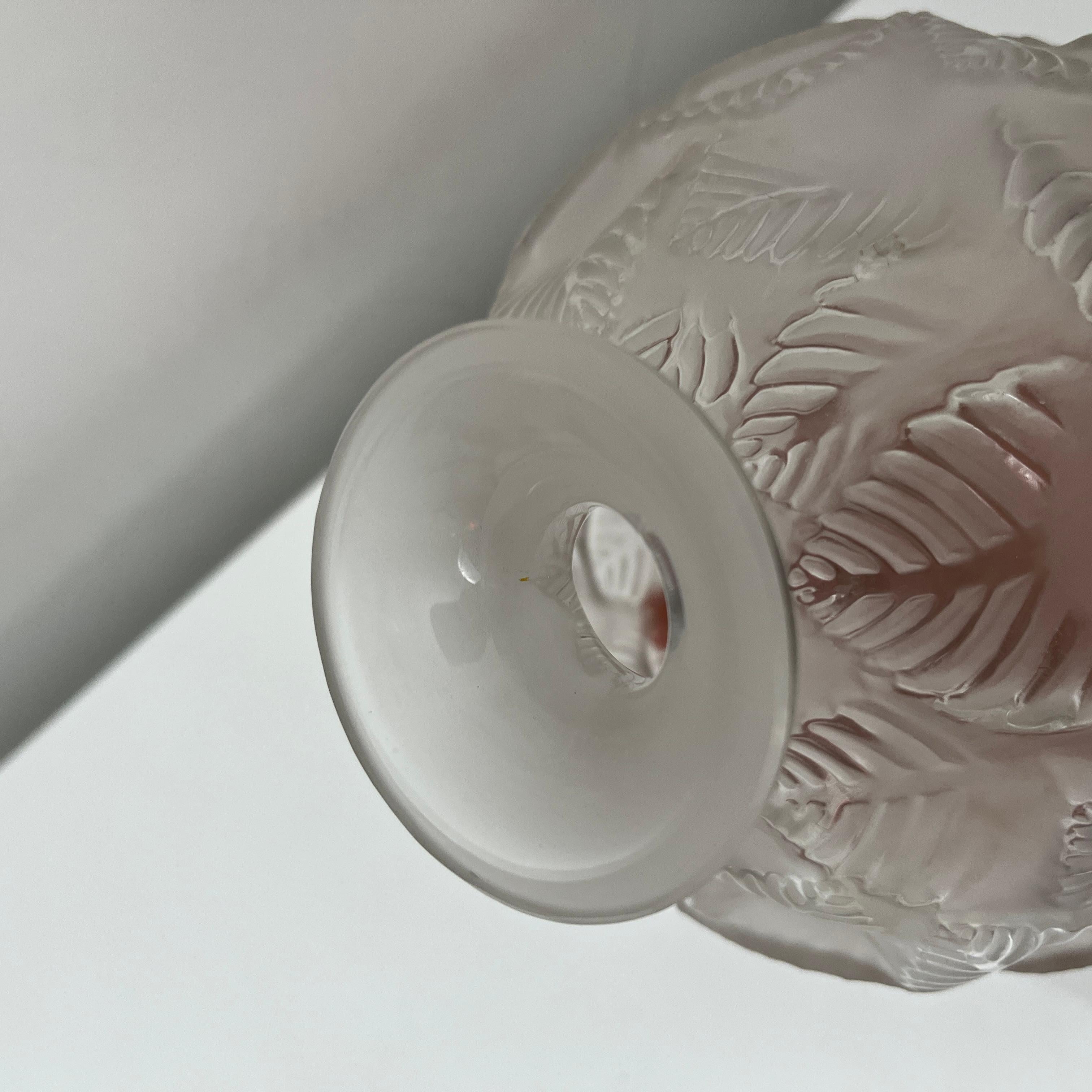 Vase Rene Lalique en verre translucide partiellement dépoli modèle 984 de 1926 im Angebot 6