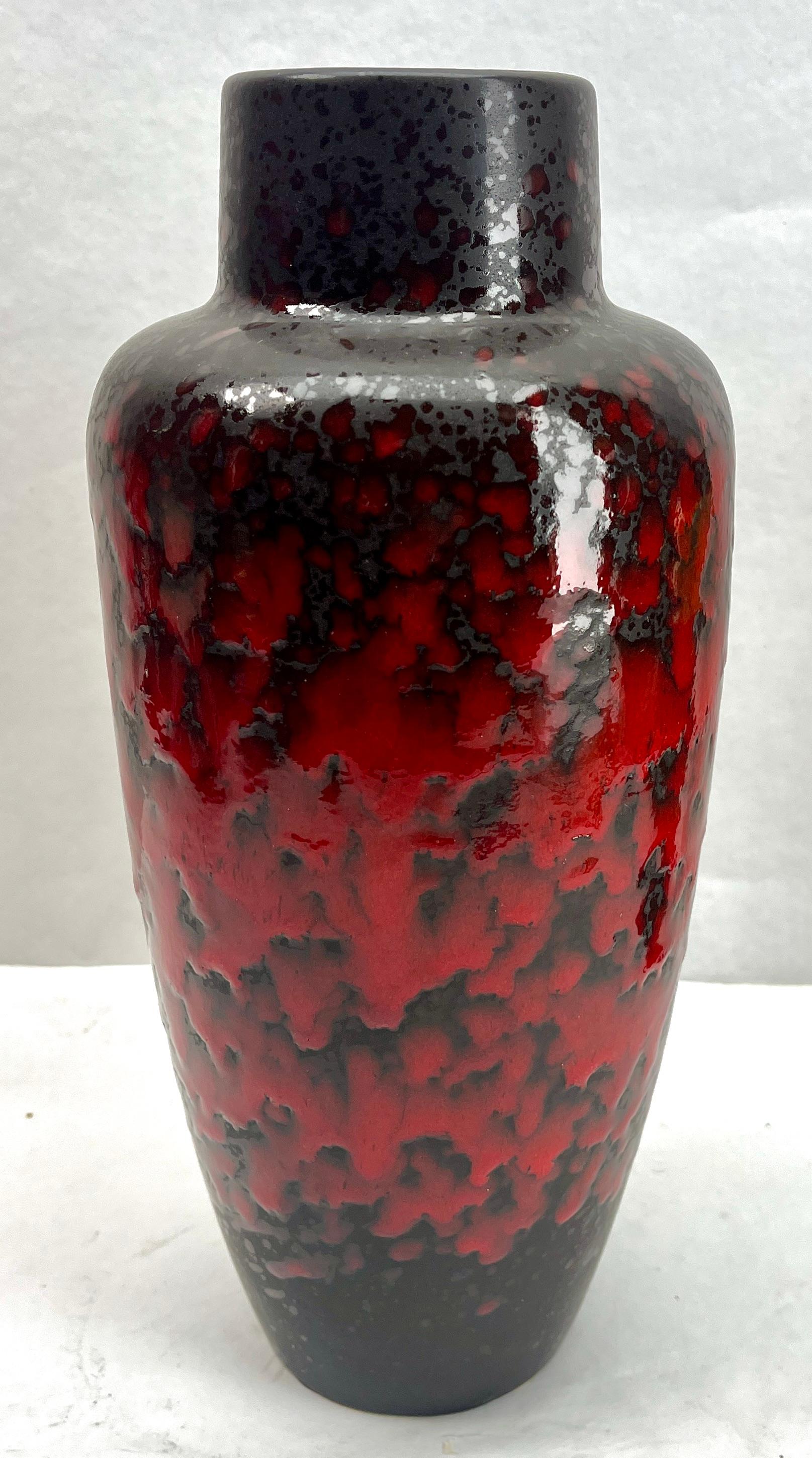 Vaso  Scheurich, Label  Model 517-30 W-Germania, anni '60
Finitura satinata (