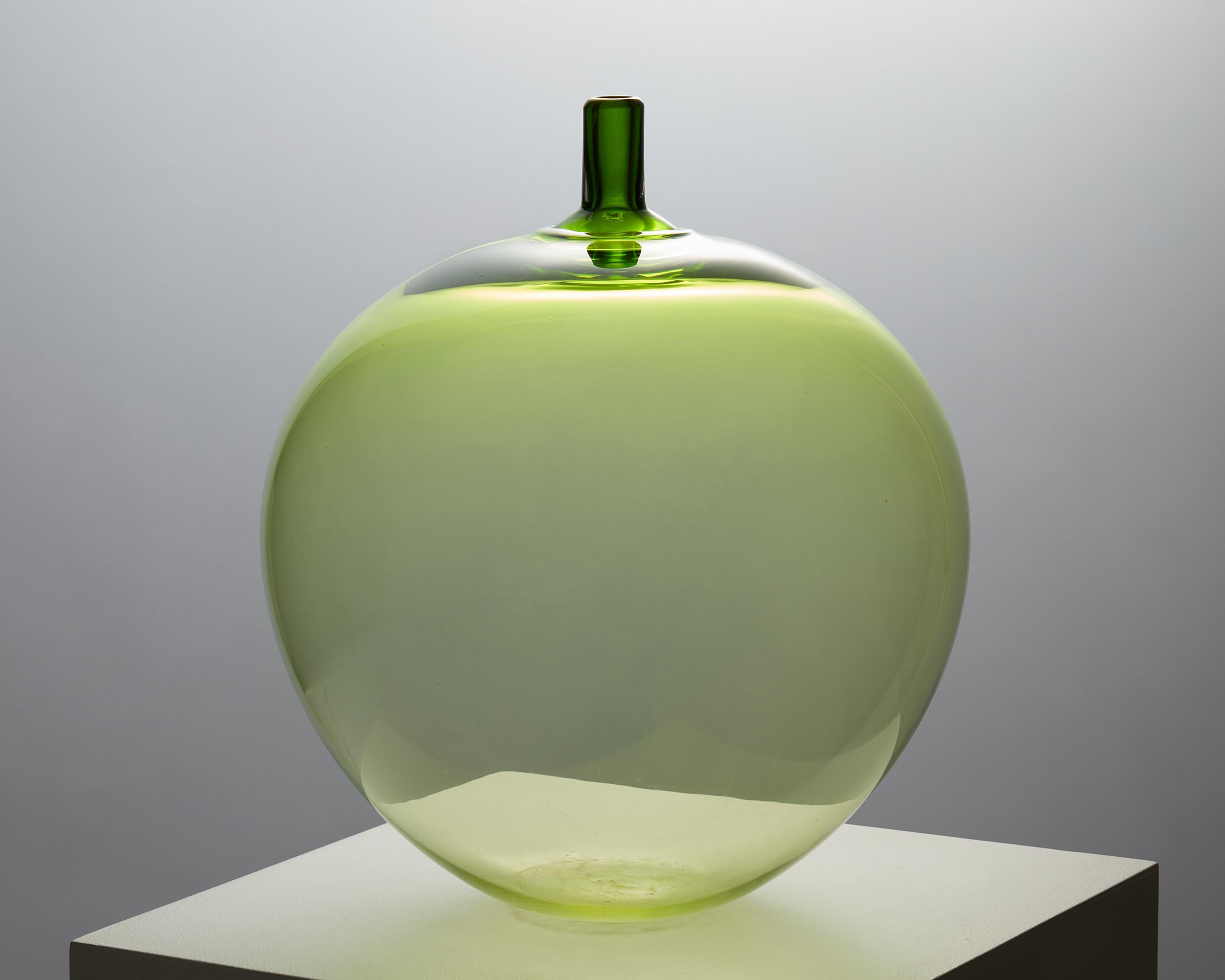 Vase/sculpture 'The Apple' designed by Ingeborg Lundin for Orrefors, Sweden, 1957

Glass.

Measures: 
H: 38.5 cm / 1’ 3”
W: 32.5 cm / 1’ 3/4