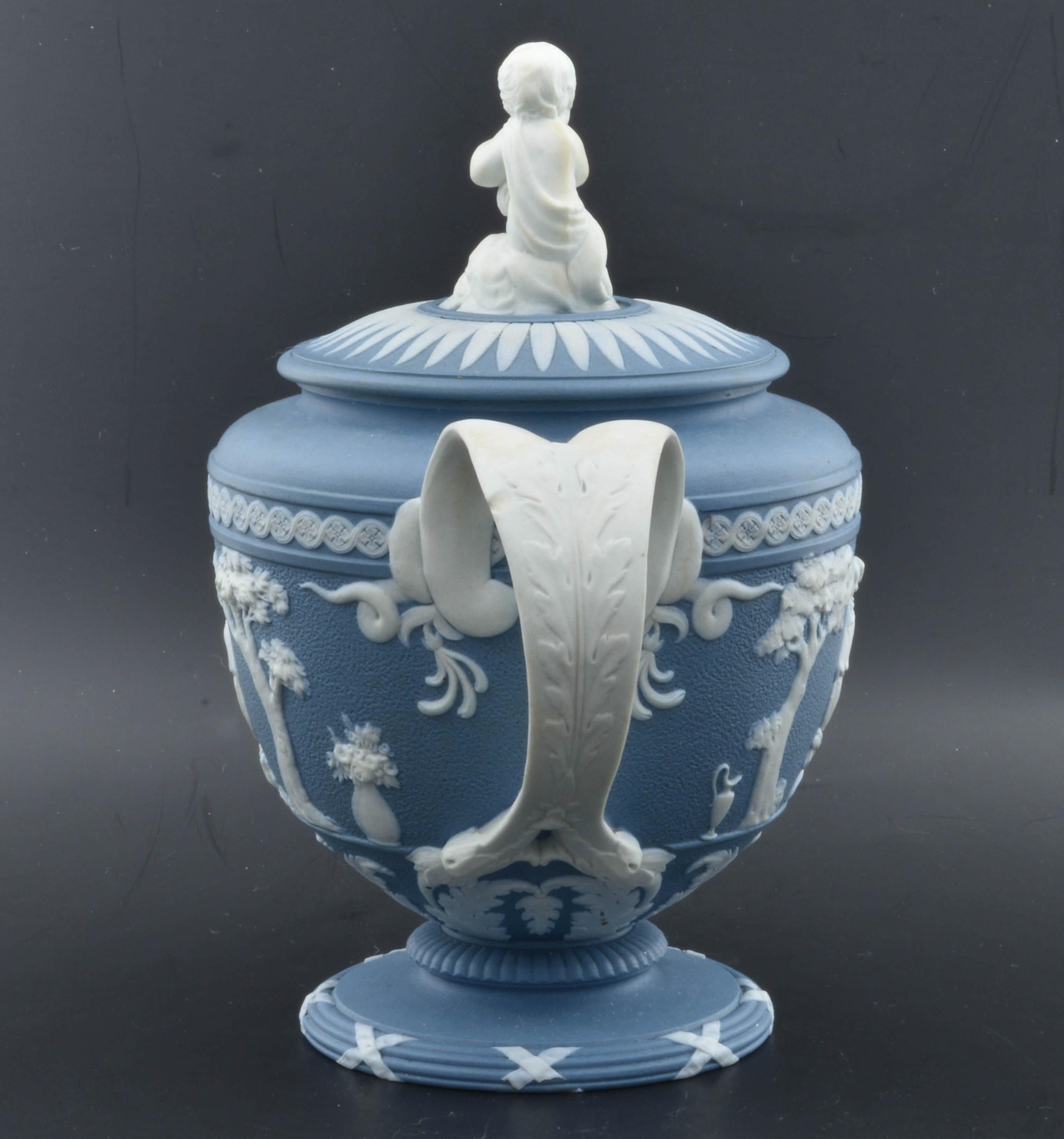 Vase-Shaped Teapot in Blue Jasperware, Wedgwood C1790 In Good Condition In Melbourne, Victoria