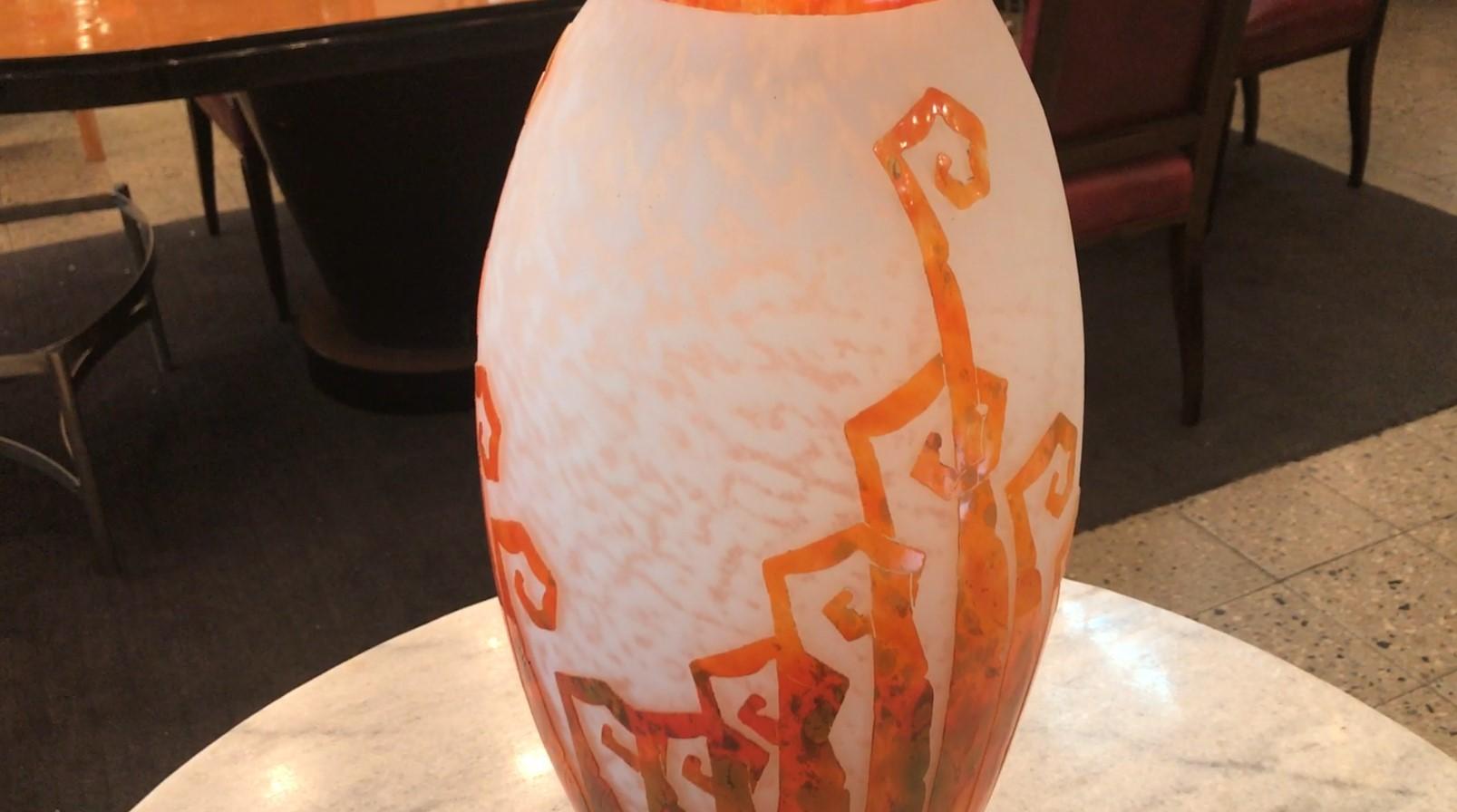 Vase, signé Charder, ( Décoration de fougères ), France, 1927 en vente 10