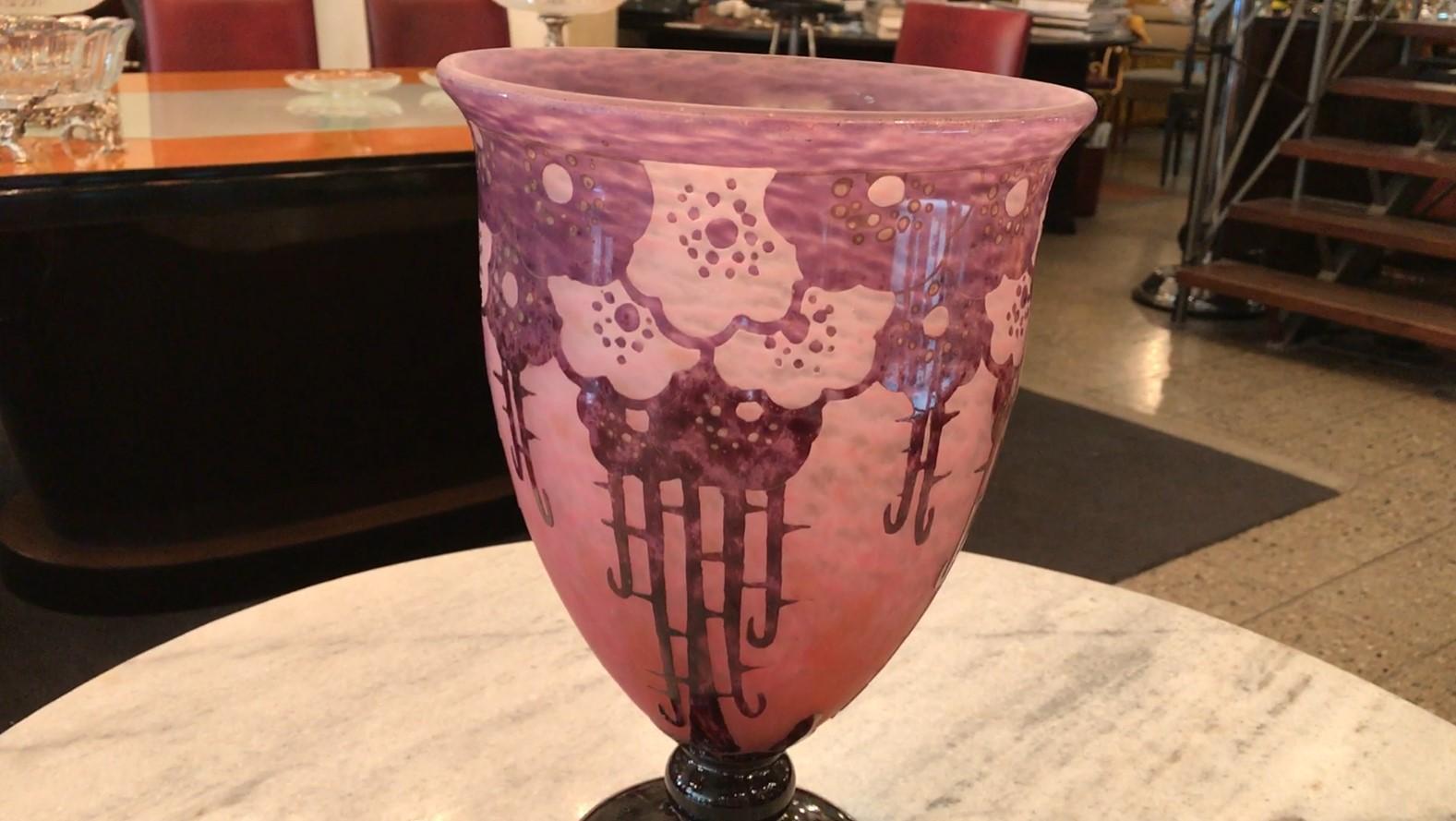 Jarrón, Signo: Charder, Le Verre Francais ( Flores Eglantinas ), Francia, 1927 en venta 7