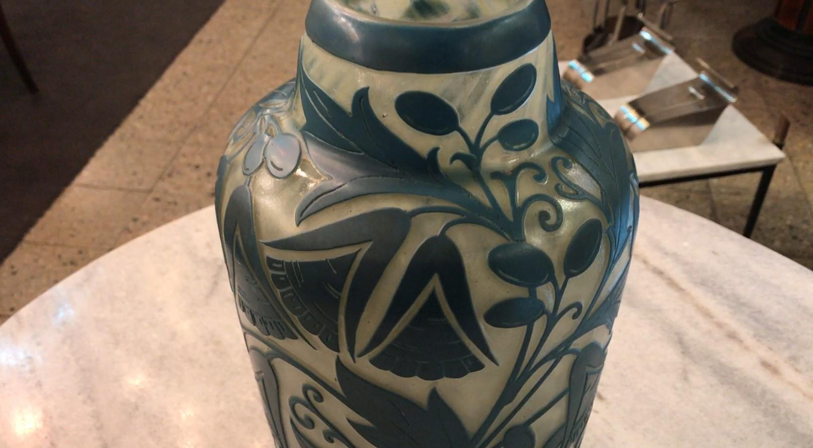 Vase, Sign: Daum Nancy France For Sale 9