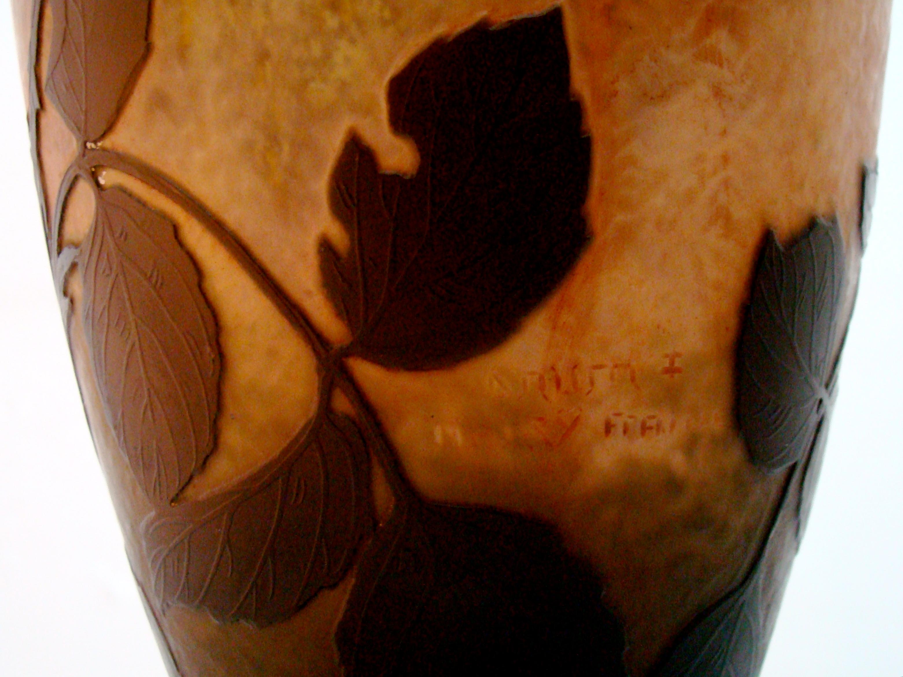 Vase Sign: Daum Nancy France, Style: Jugendstil, Art Nouveau, Liberty In Good Condition For Sale In Ciudad Autónoma Buenos Aires, C