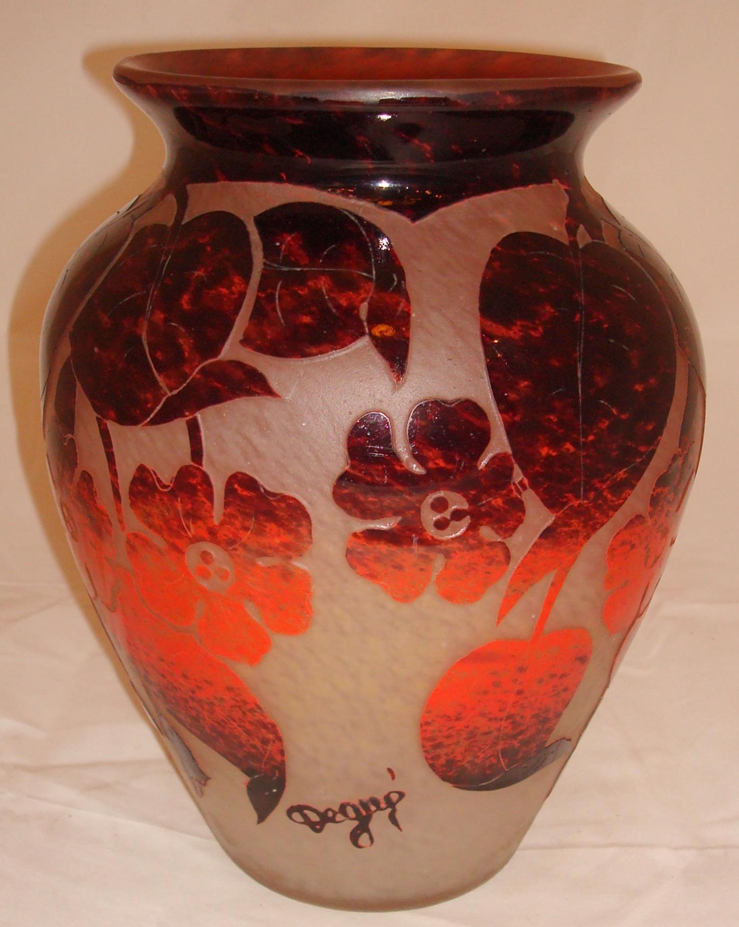 Art Deco Vase Sign: Degué, Made in France For Sale