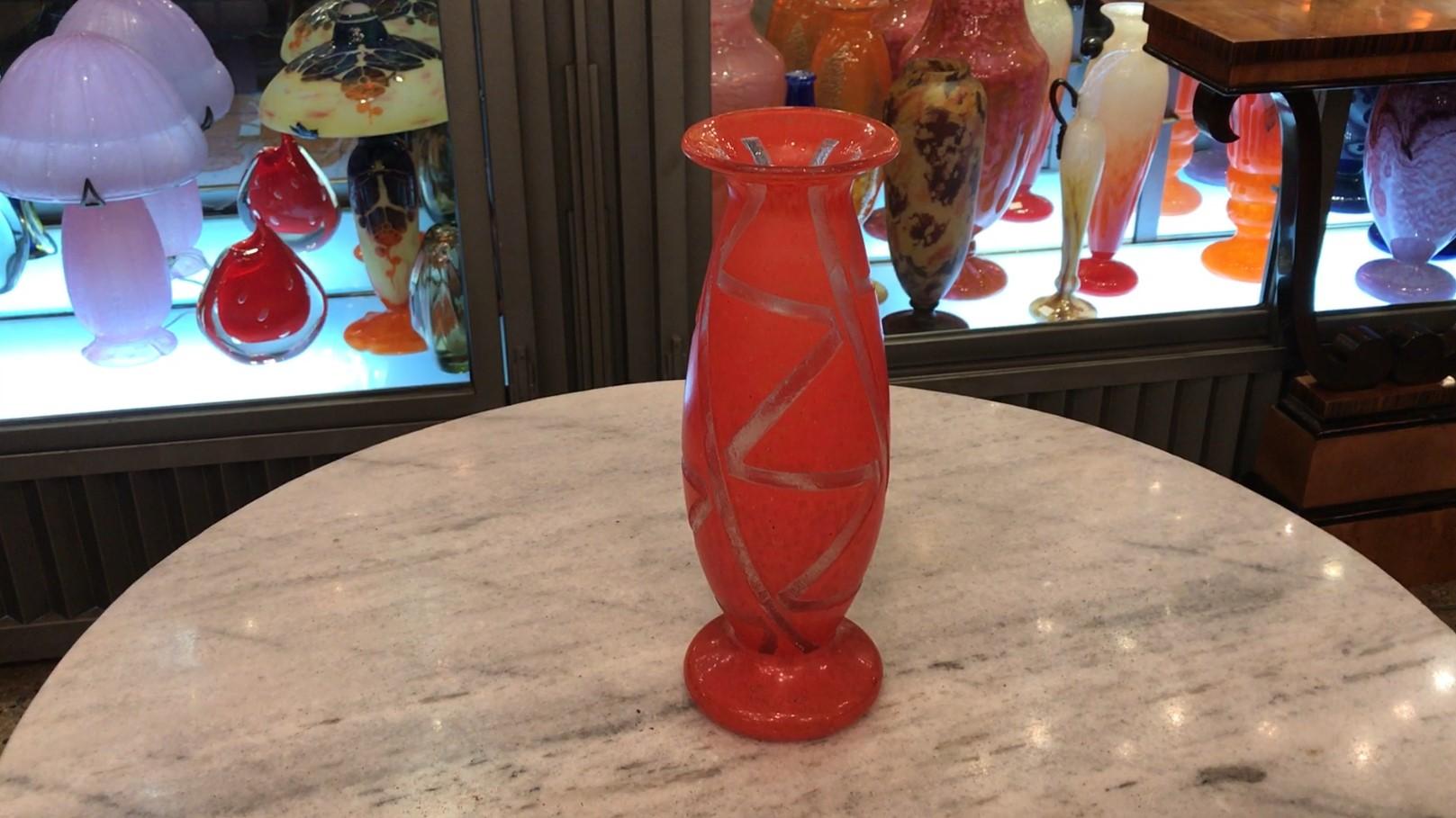 Vase Sign: Degué, Made in France, Style : Art Deco, 1926 For Sale 7