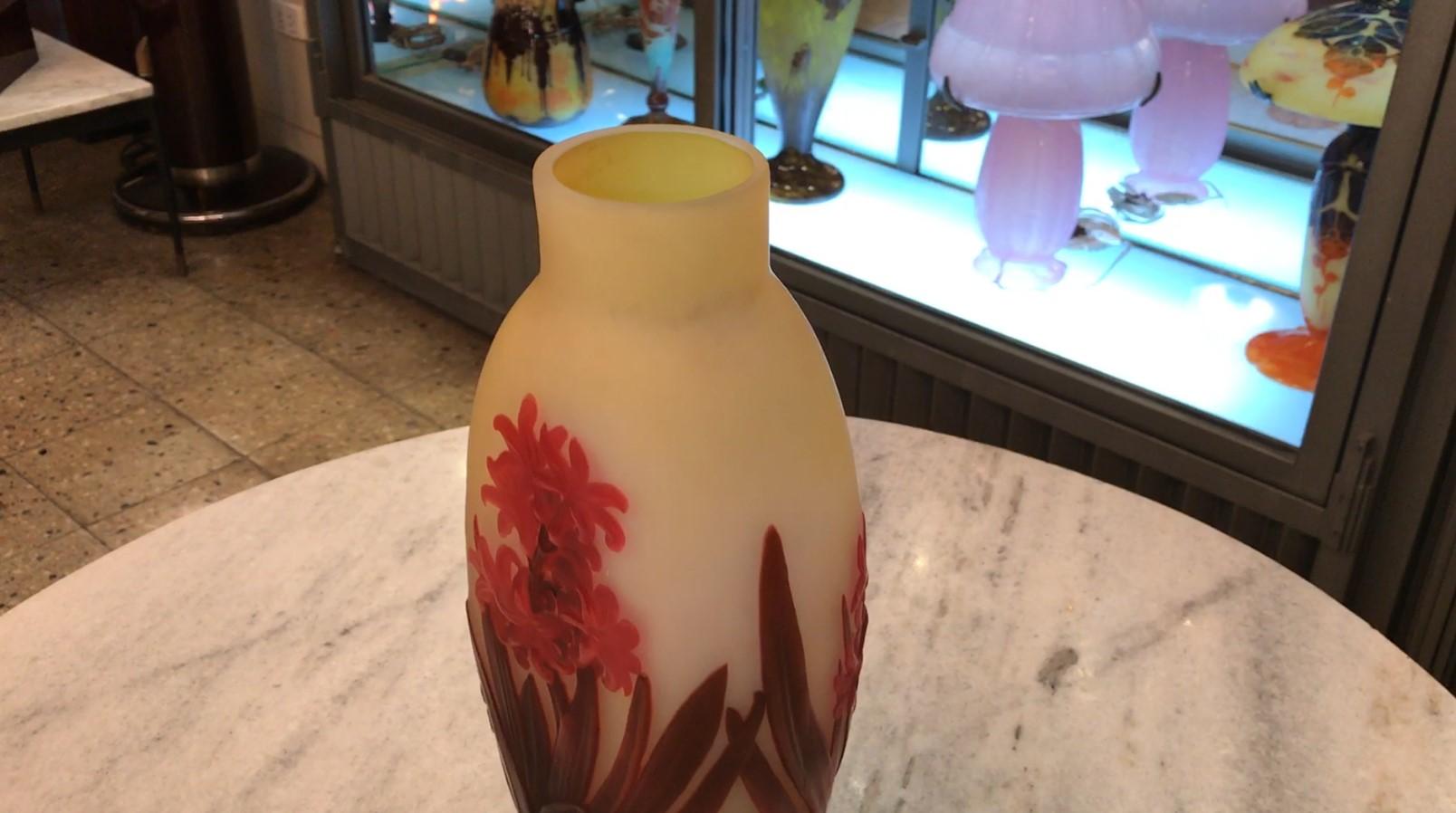 Vase, Sign: Gallé, Style: Jugendstil, Art Nouveau ( Decoration Hyacinths) For Sale 5