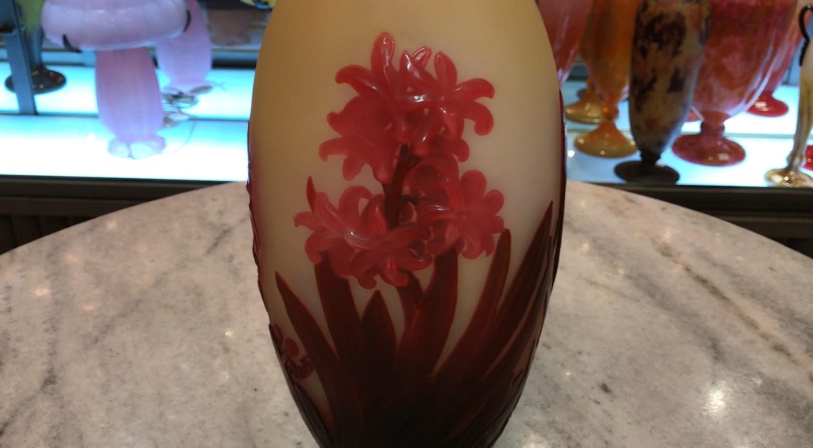 Vase, Sign: Gallé, Style: Jugendstil, Art Nouveau ( Decoration Hyacinths) For Sale 7