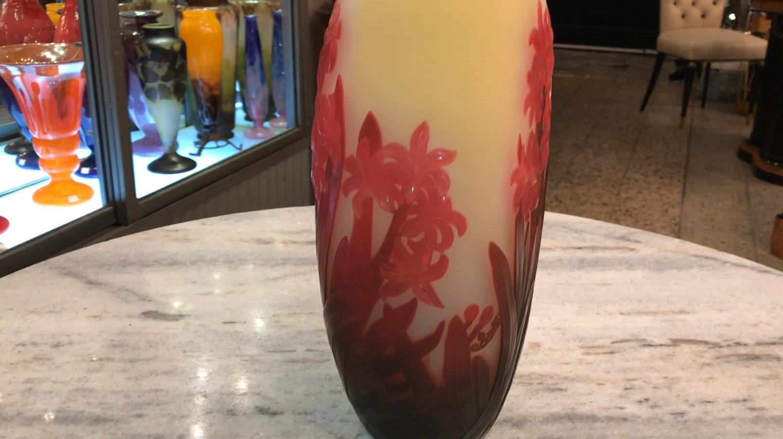 Vase, Sign: Gallé, Style: Jugendstil, Art Nouveau ( Decoration Hyacinths) For Sale 9