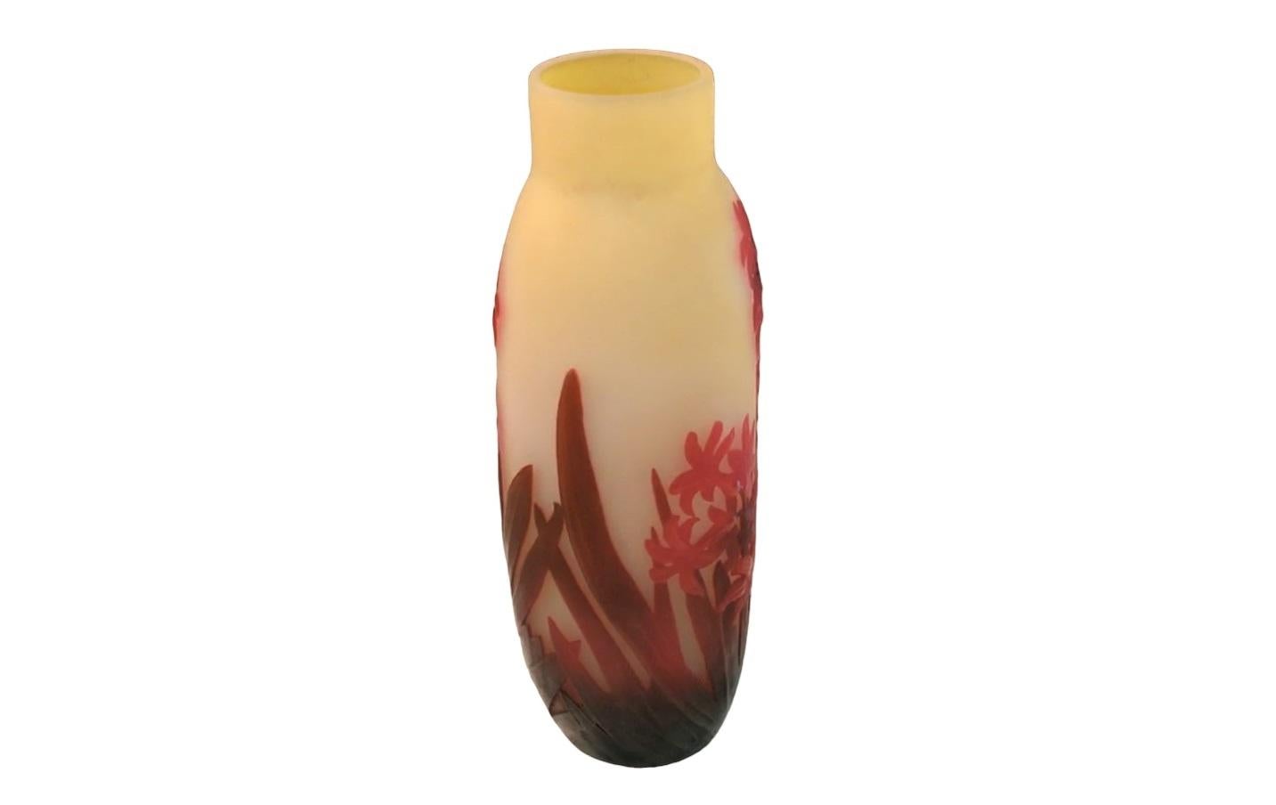 Vase, Signe : Gallé, Style : Jugendstil, Art Nouveau ( Décoration Jacinthes) en vente 1