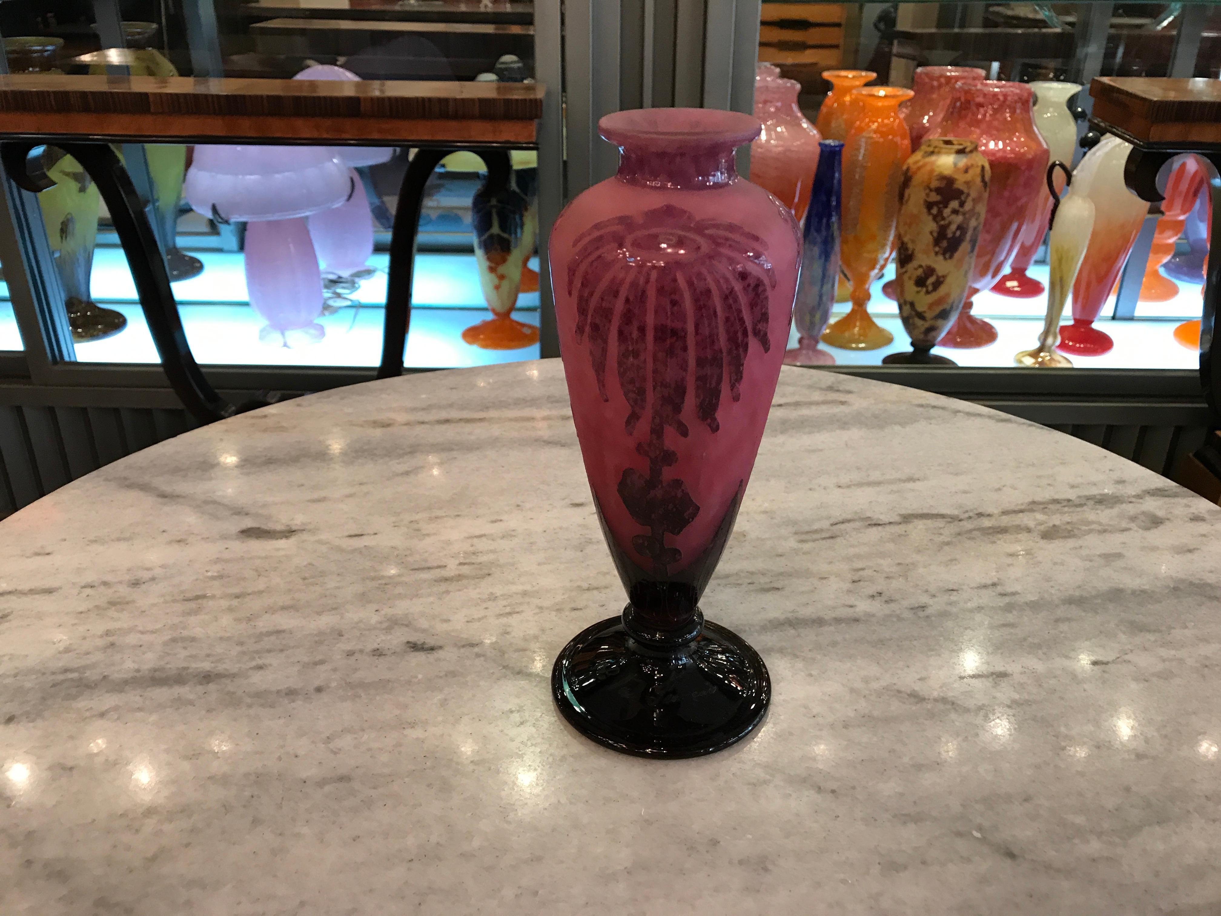 Vaso, Segno: Le Verre Francais ( Fiori Dahlias), Stile: Art Nouveau, Liberty in vendita 12