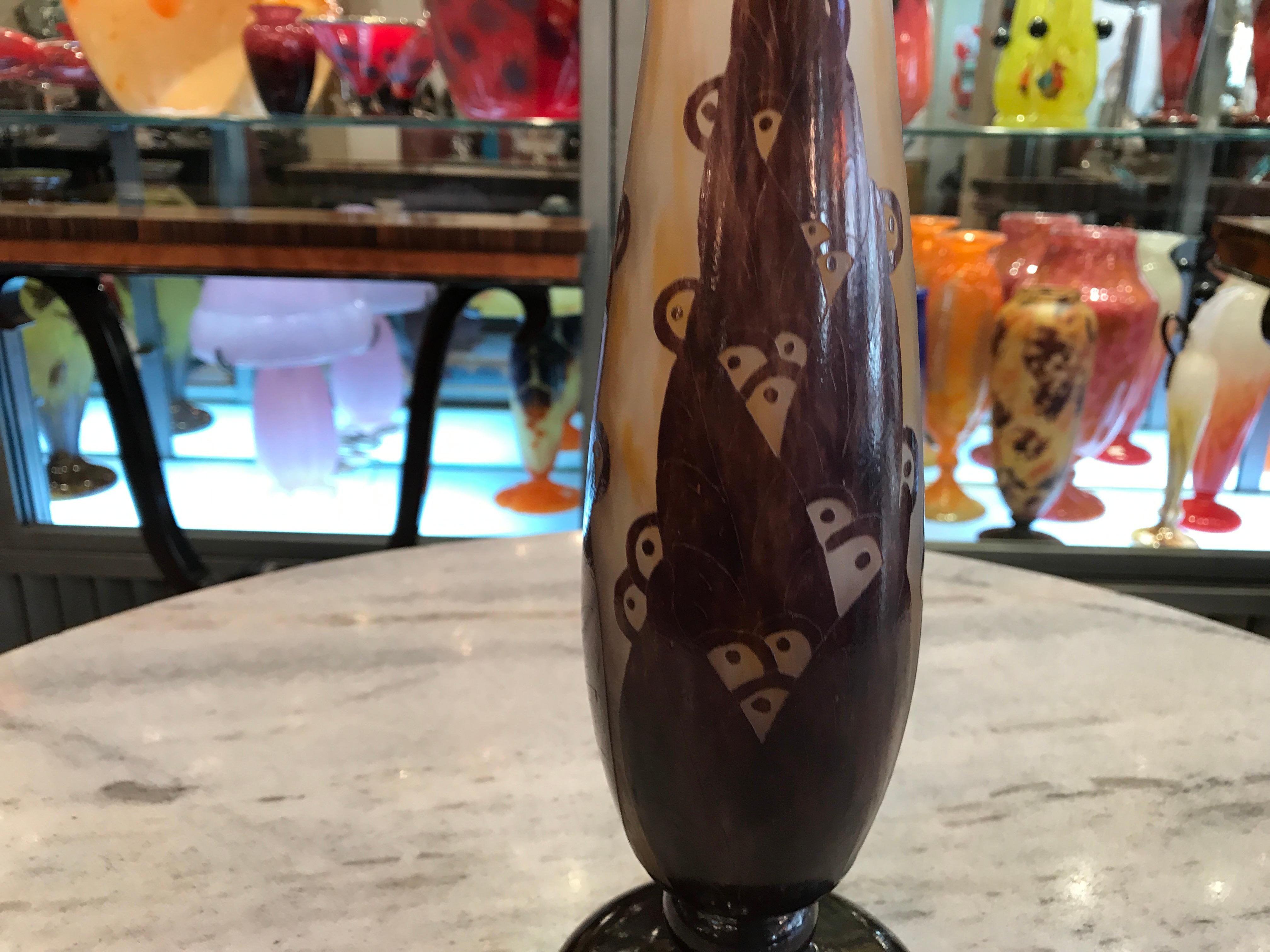 Vase Signe : Le Verre Français  ( Laurier/Laurel plant) 1924, Style : Art nouveau en vente 7