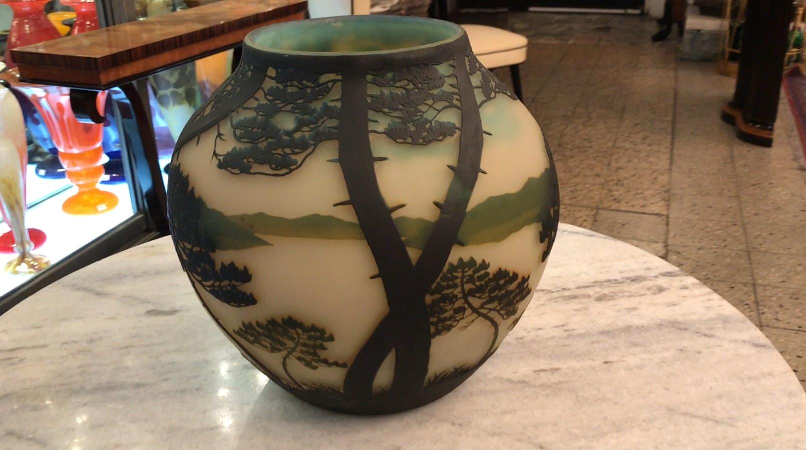 big Vase, Sign: Muller Freres Luneville, Style: Jugendstil, Art Nouveau, liberty For Sale 5