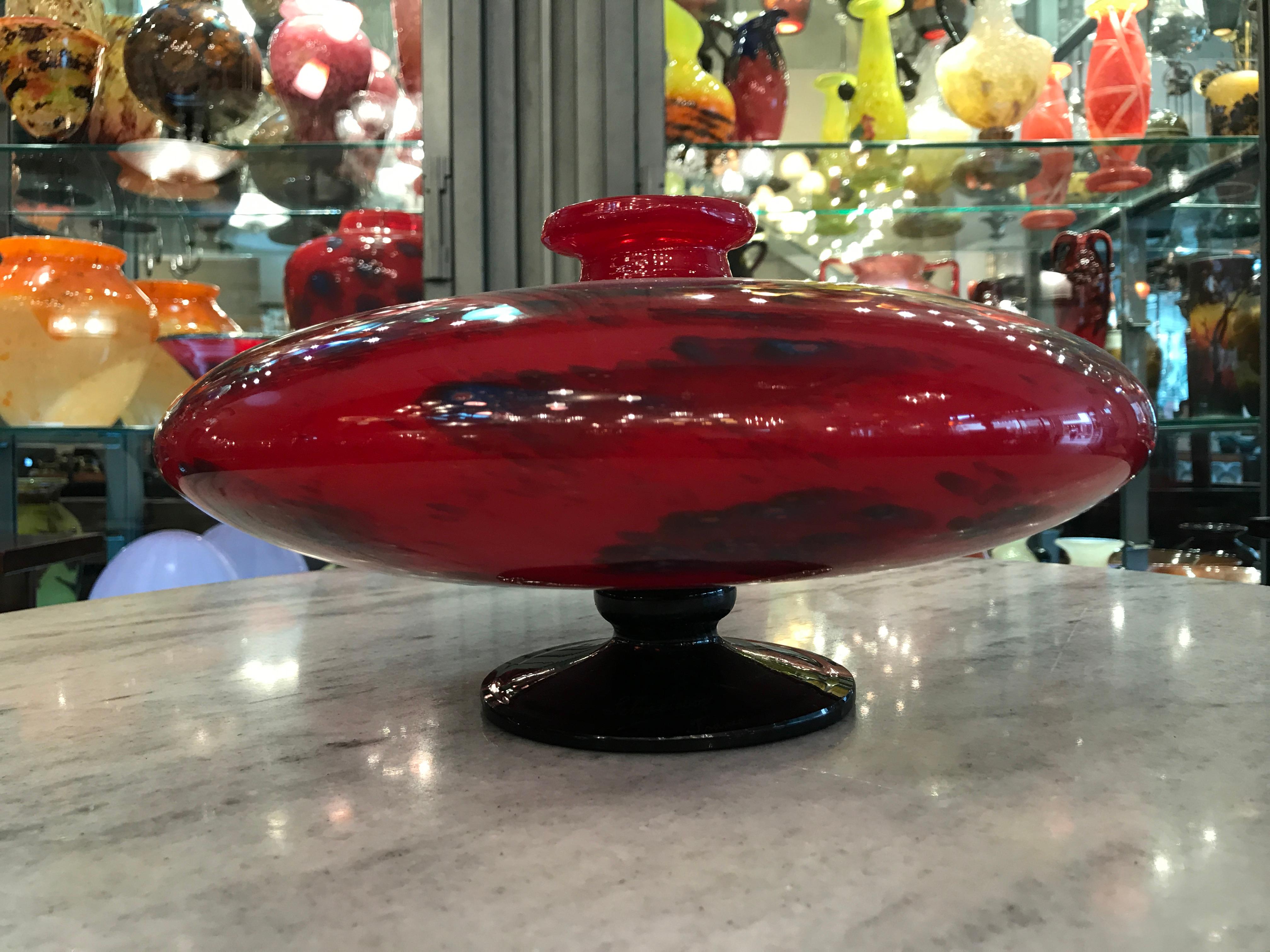 Vase Sign: Schneider France (Toupie/ Spinning top Decoration ), Style: Art Deco For Sale 11