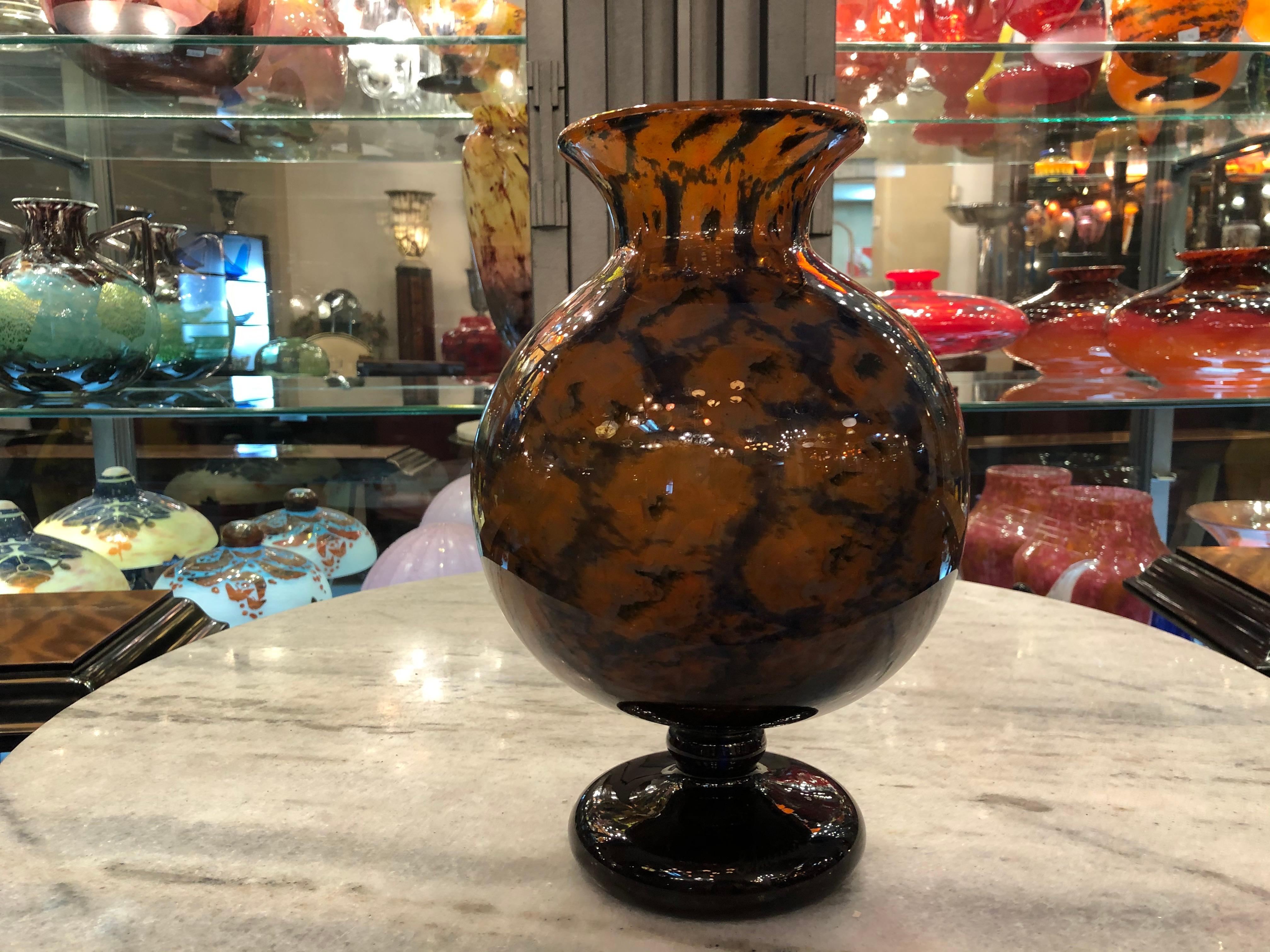 Early 20th Century Vase Sign: Schneider France, with application, 1922, Style: Art Deco For Sale