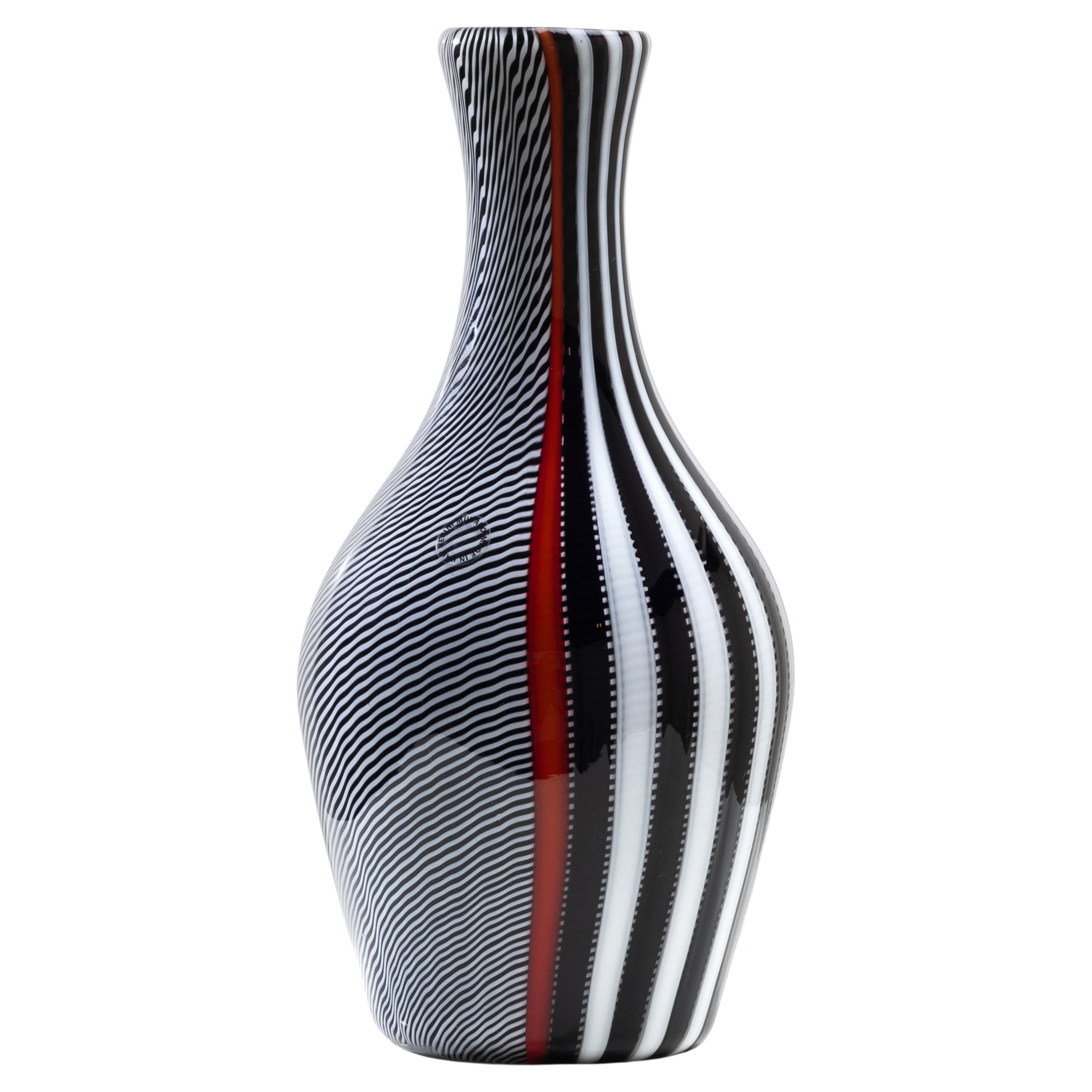 Vase “Smoking” designed by Gianni Versace for Venini Murano, Italy