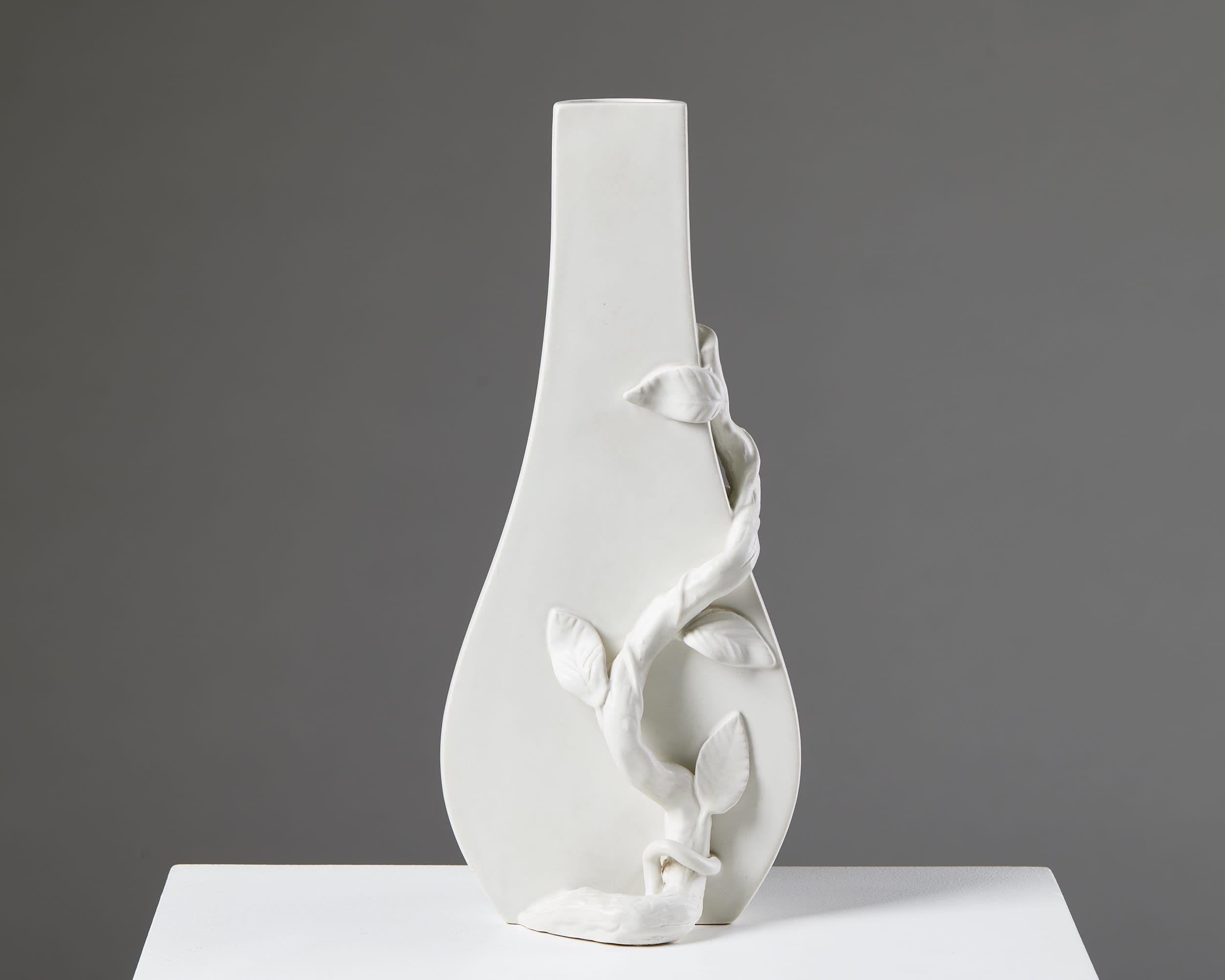 Swedish Vase ‘Surrea’ designed by Wilhelm Kåge for Gustavsberg Sweden, 1930s For Sale