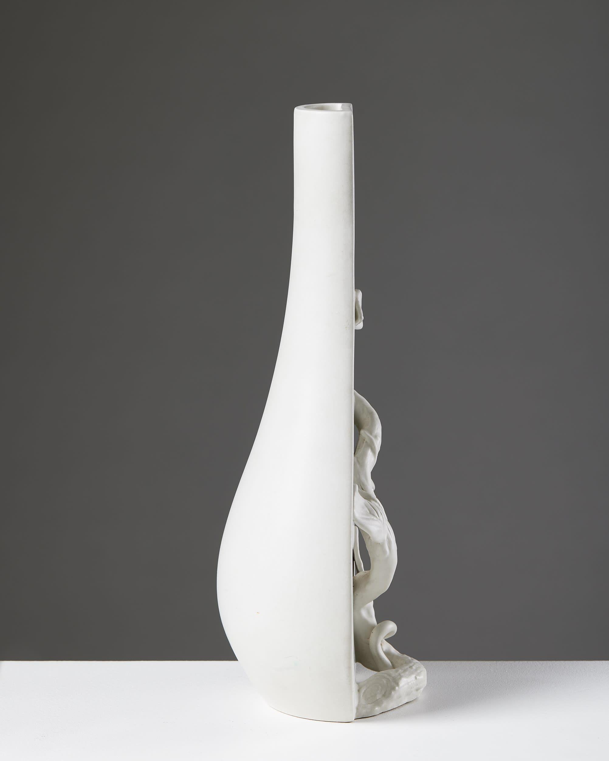 Vase ‘Surrea’ designed by Wilhelm Kåge for Gustavsberg Sweden, 1930s In Good Condition For Sale In Stockholm, SE
