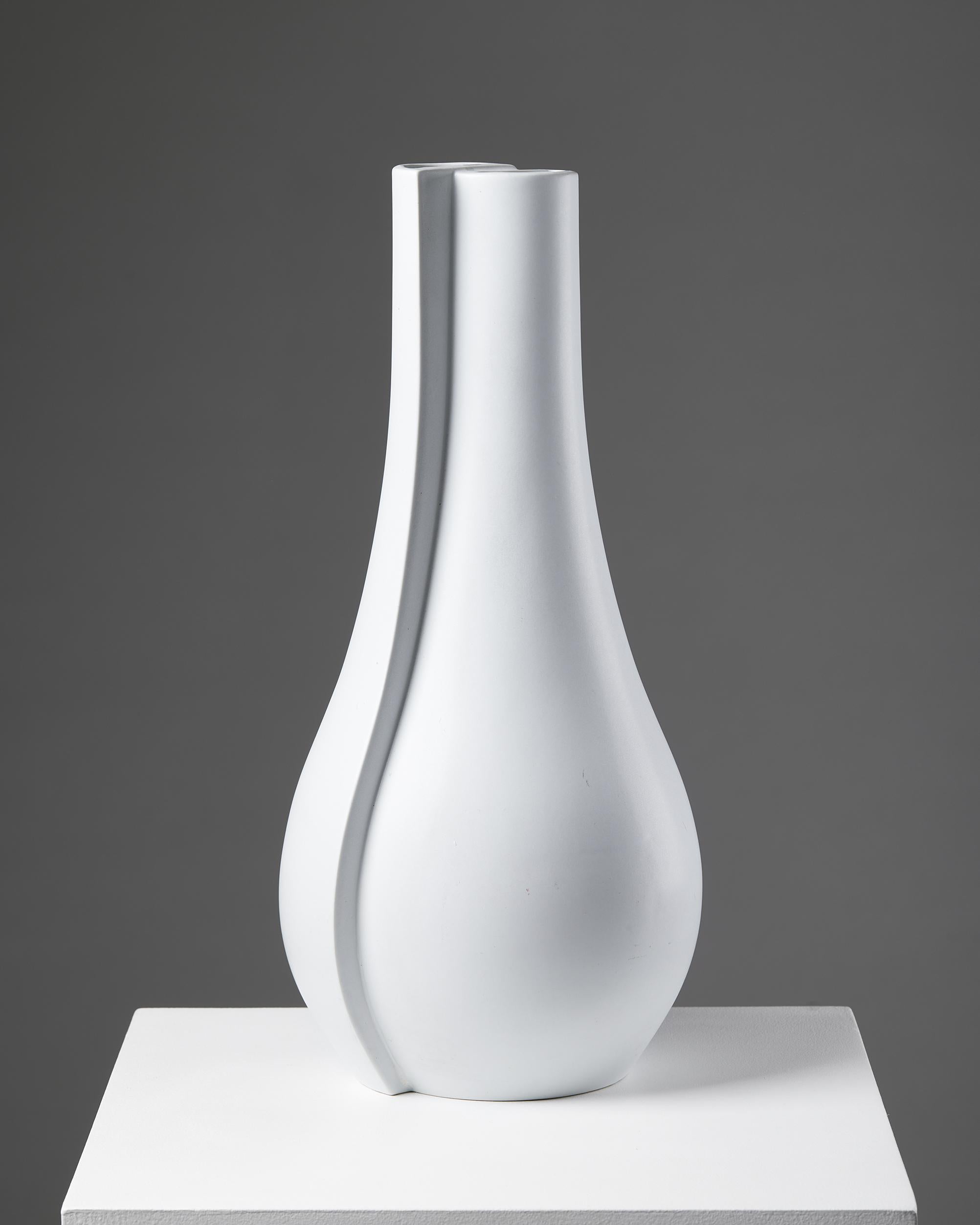 Vase 'Surrea' entworfen von Wilhelm Kåge für Gustavsberg, Schweden, 1940er Jahre (Moderne der Mitte des Jahrhunderts) im Angebot