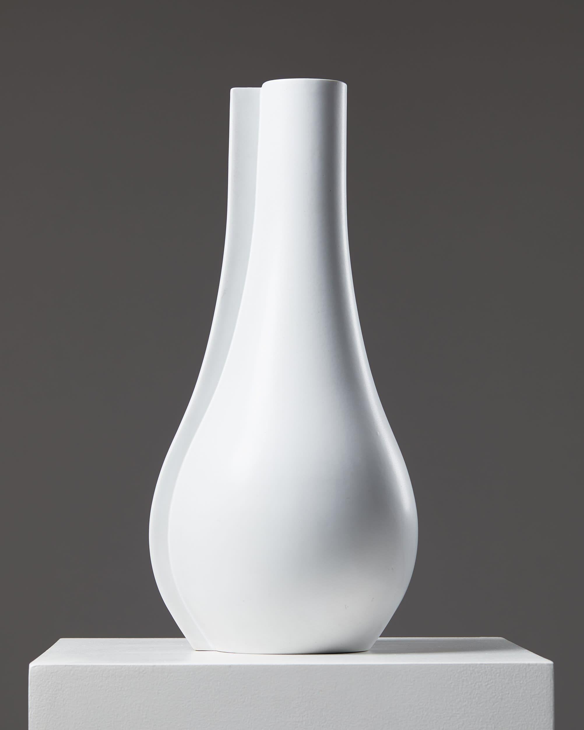 Swedish Vase 'Surrea' designed by Wilhelm Kåge for Gustavsberg, Sweden, 1940s For Sale