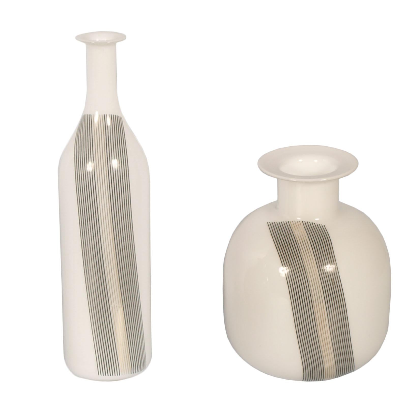 Tapio Wirkkala für Venini zugeschriebene Vase aus mundgeblasenem Lattimio-Muranoglas, Set