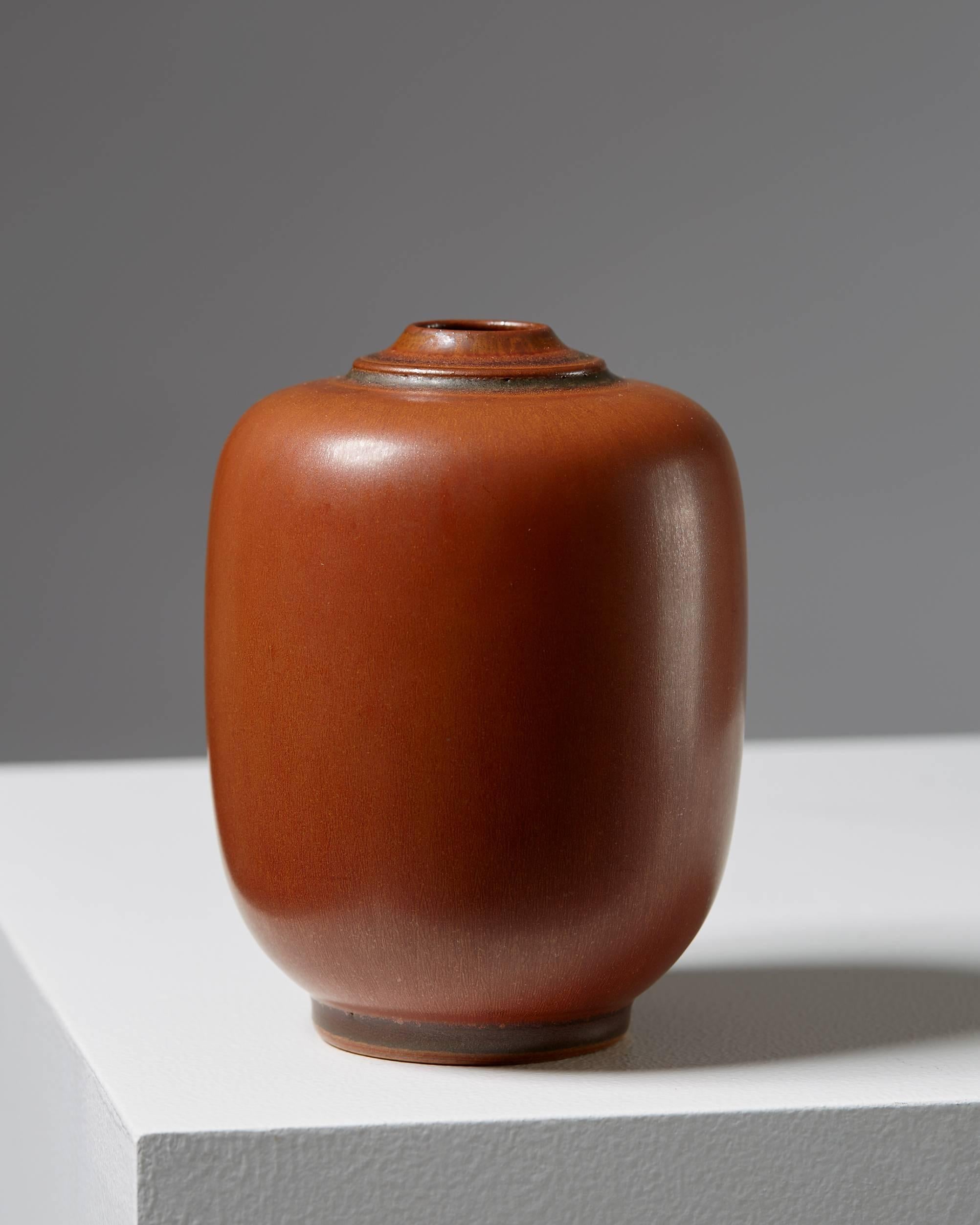 Vase ‘Tobo’ designed by Erich and Ingrid Triller, 
Sweden, 1950s.

Stoneware.

Measures: H 13.5 cm/ 5 1/4''.