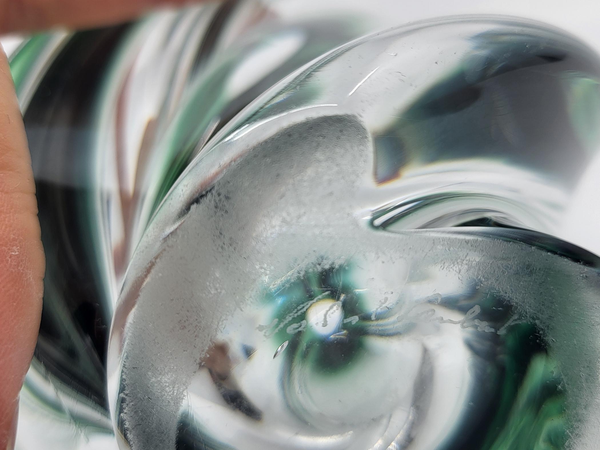 Art Glass Vase Val Saint Lambert en cristal vert forme ovoïde Belgique Vintage 20s For Sale