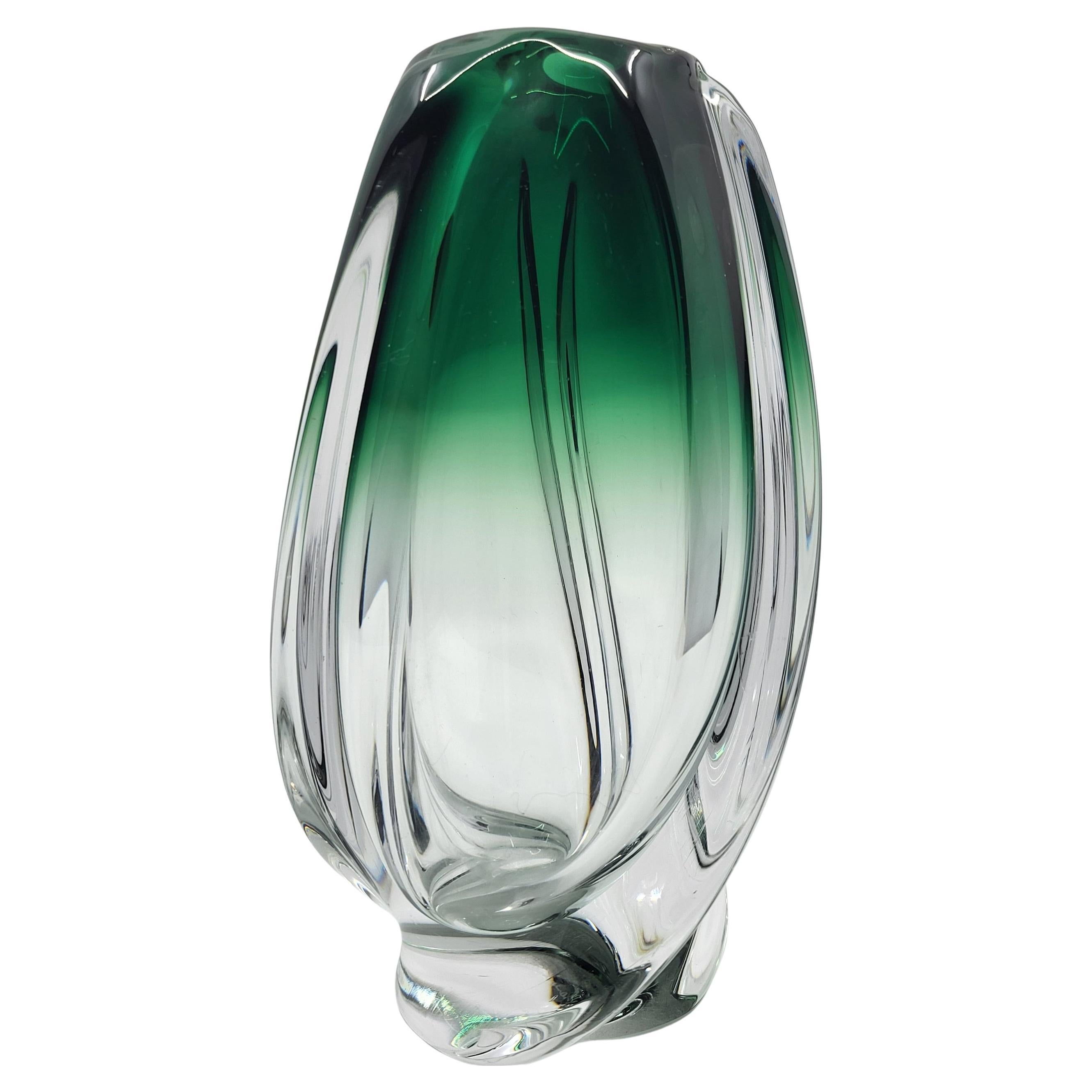 Vase Val Saint Lambert en cristal vert forme ovoïde Belgique Vintage 20s For Sale
