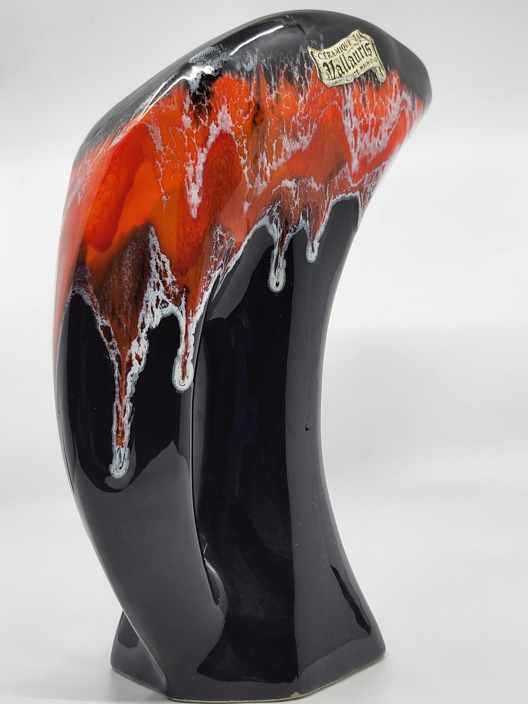 Stile provenzale Vaso  Vallauris AM in céramique française noir orange Costa Azzurra 1950 Vintage in vendita