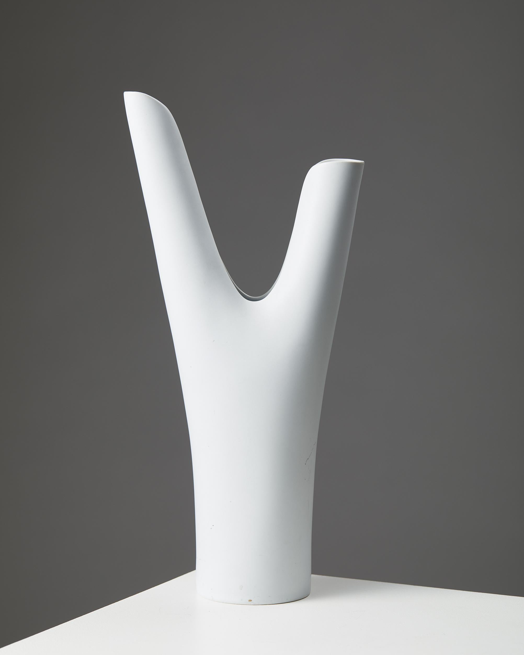 Swedish Vase “Veckla” Designed by Stig Lindberg for Gustavsberg, Sweden, 1940s, white For Sale