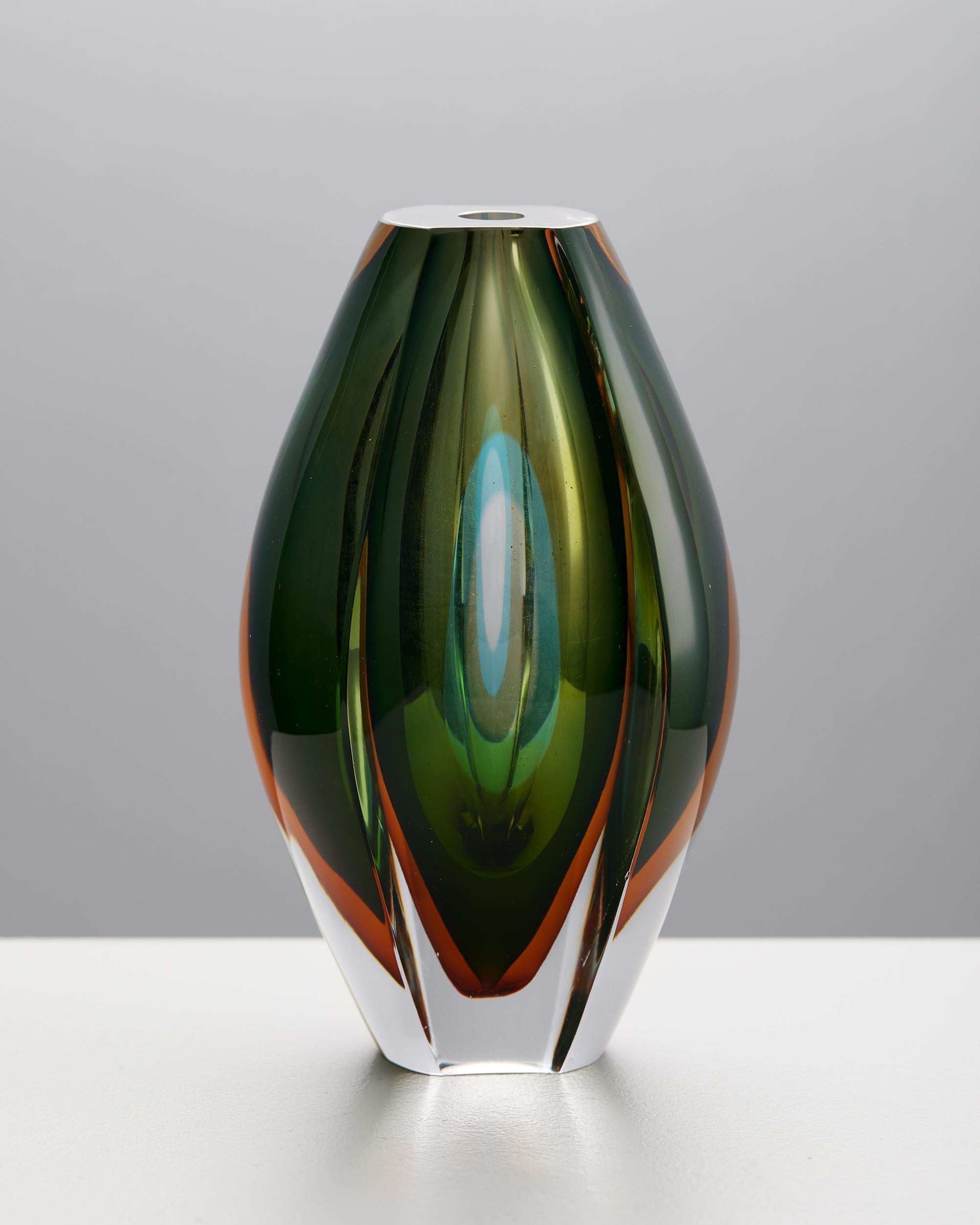 Mid-Century Modern Vase 'Ventana' designed by Mona Morales-Schildt for Kosta, Sweden, 1950s, Green For Sale