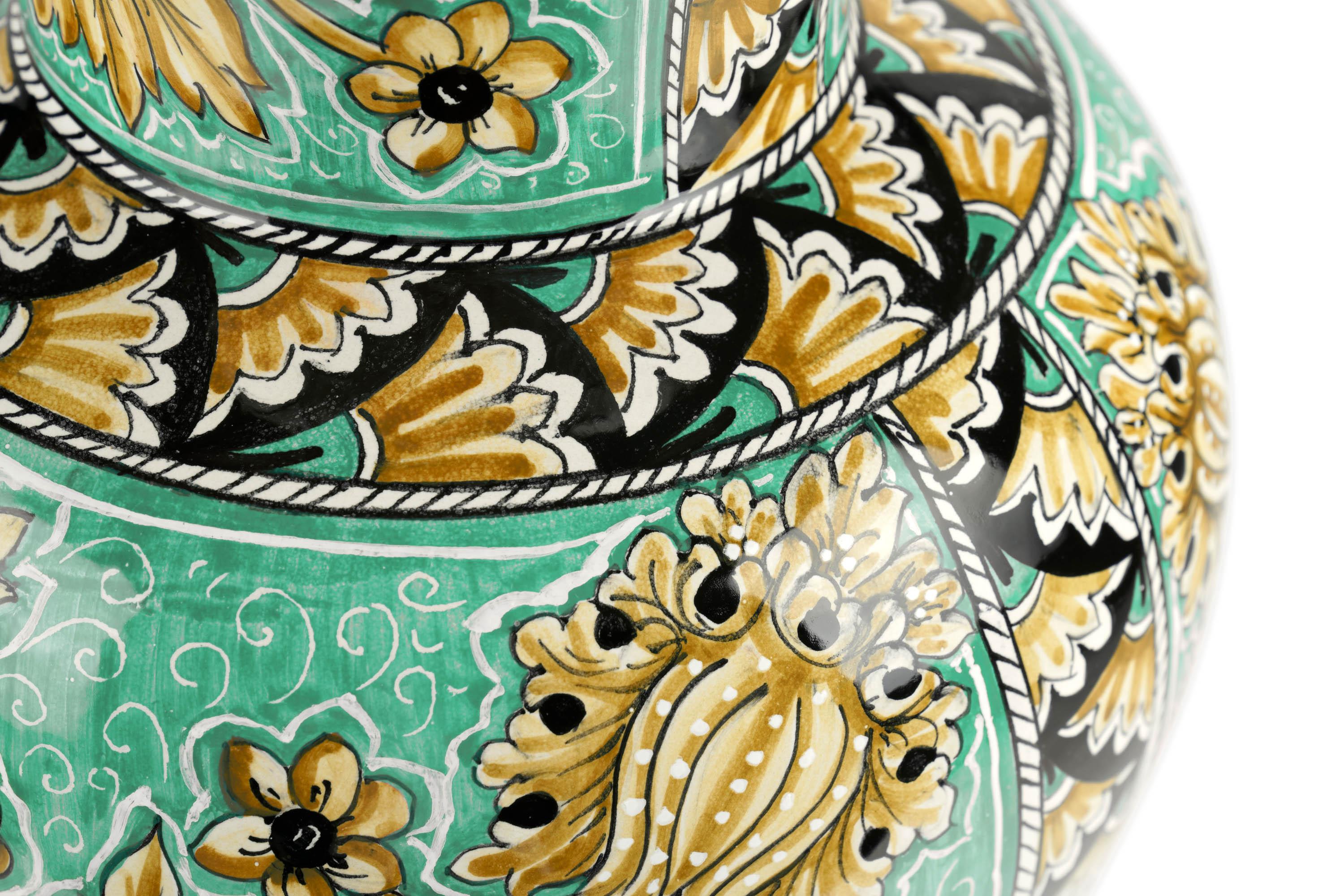 Vase/Gefäß Keramik Tafelaufsatz Ornament Aquamarin Majolika Blumenhalter Italien (21. Jahrhundert und zeitgenössisch) im Angebot