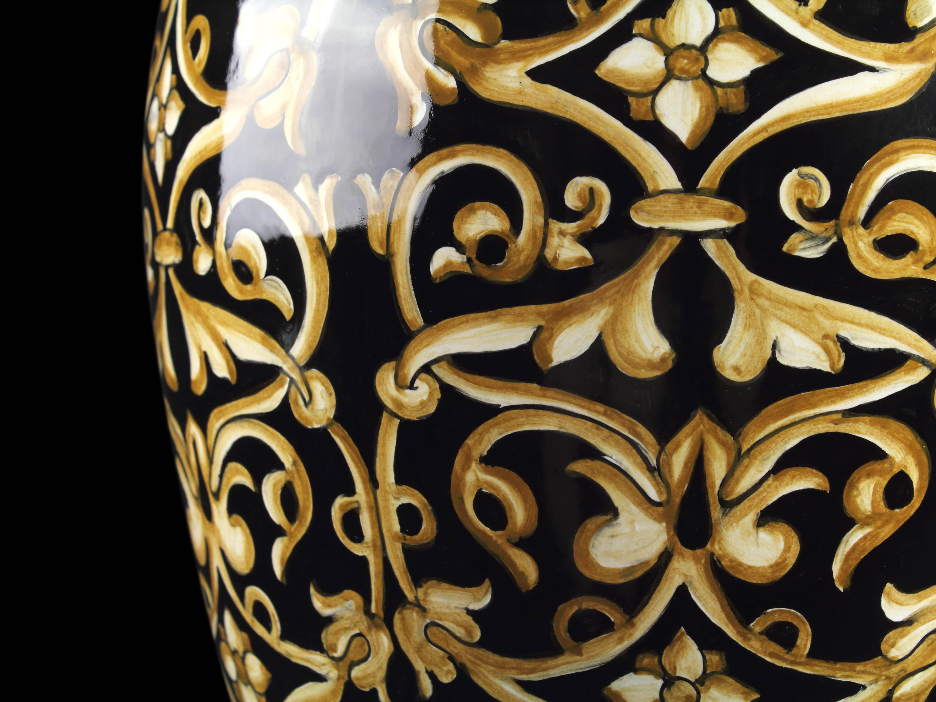 Hand-Crafted Vase Vessel Majolica Damask Renaissance Black Yellow Hand Painted Italy Deruta For Sale