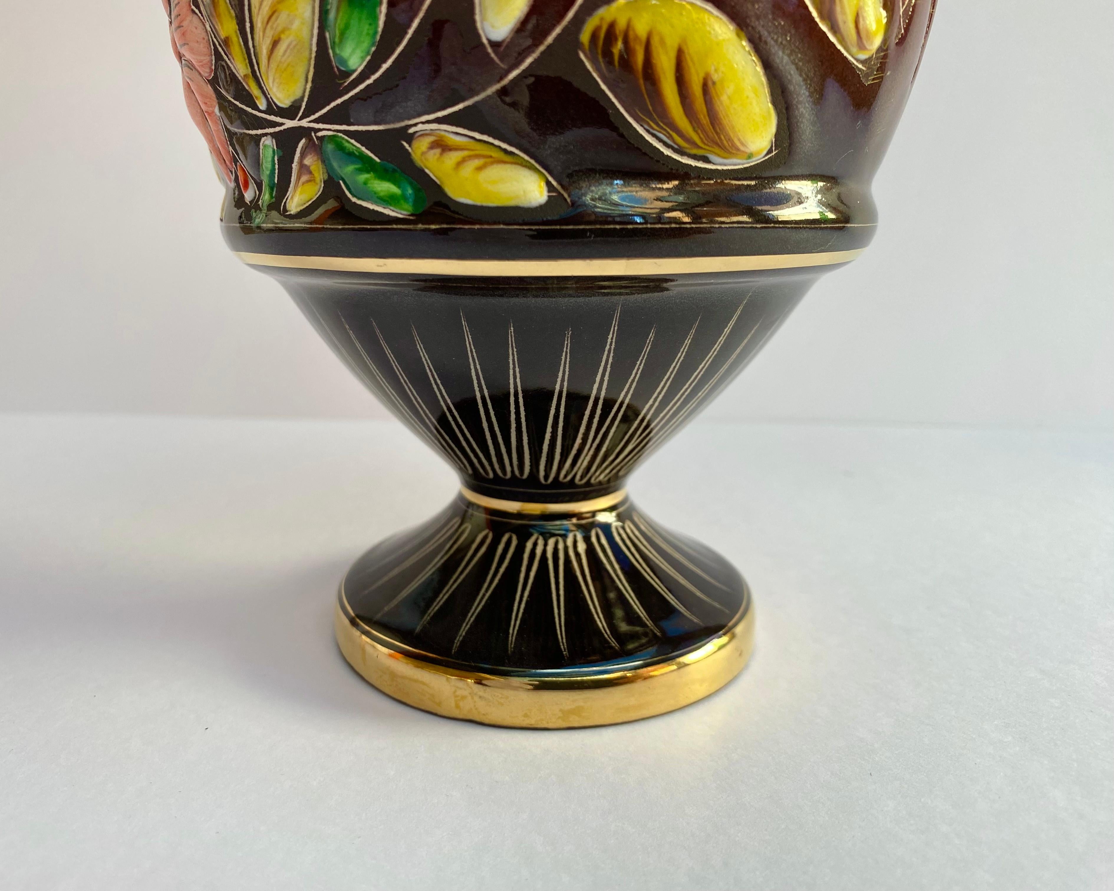 Vase Vintage Blumendekor in Keramik H.Bequet Belgien 1950er Jahre Handgefertigt im Zustand „Hervorragend“ im Angebot in Bastogne, BE
