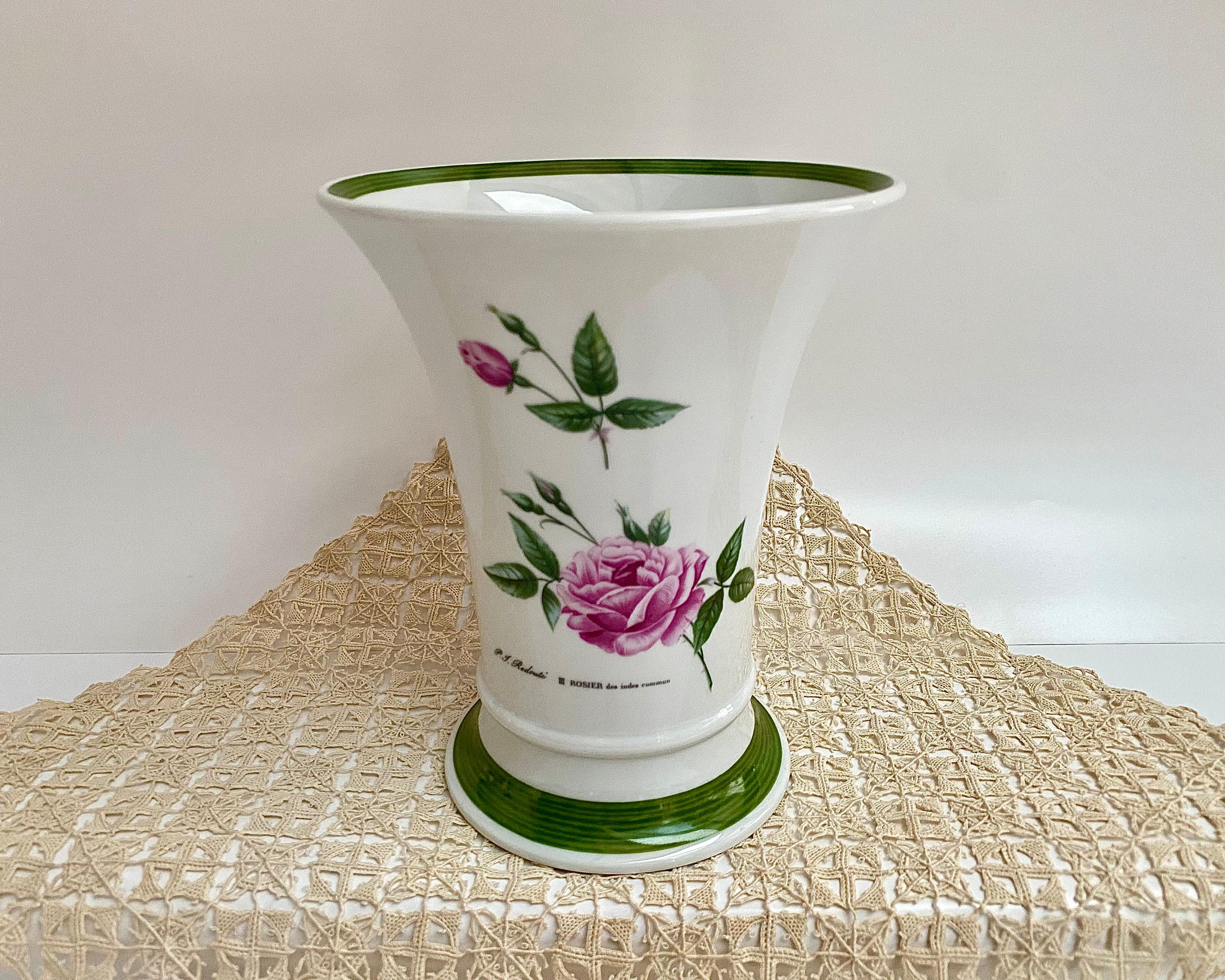 Allemand Vase Hutschenreuther du milieu du siècle en porcelaine blanche de Bavière, Allemagne en vente