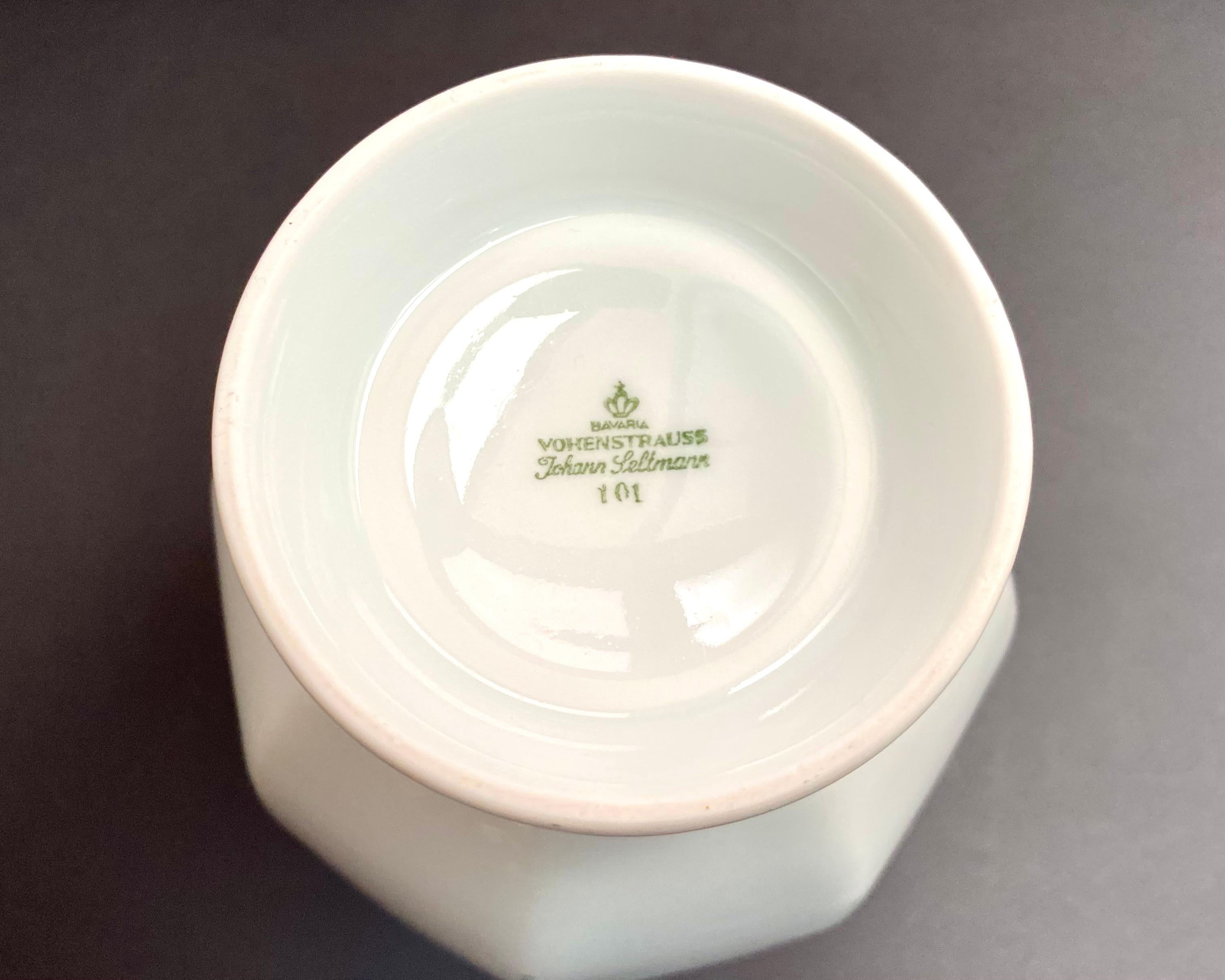 Vase Vintage Vohenstrauss Johann Seltmann Bavaria Porzellan, 1970er Jahre (Ende des 20. Jahrhunderts) im Angebot