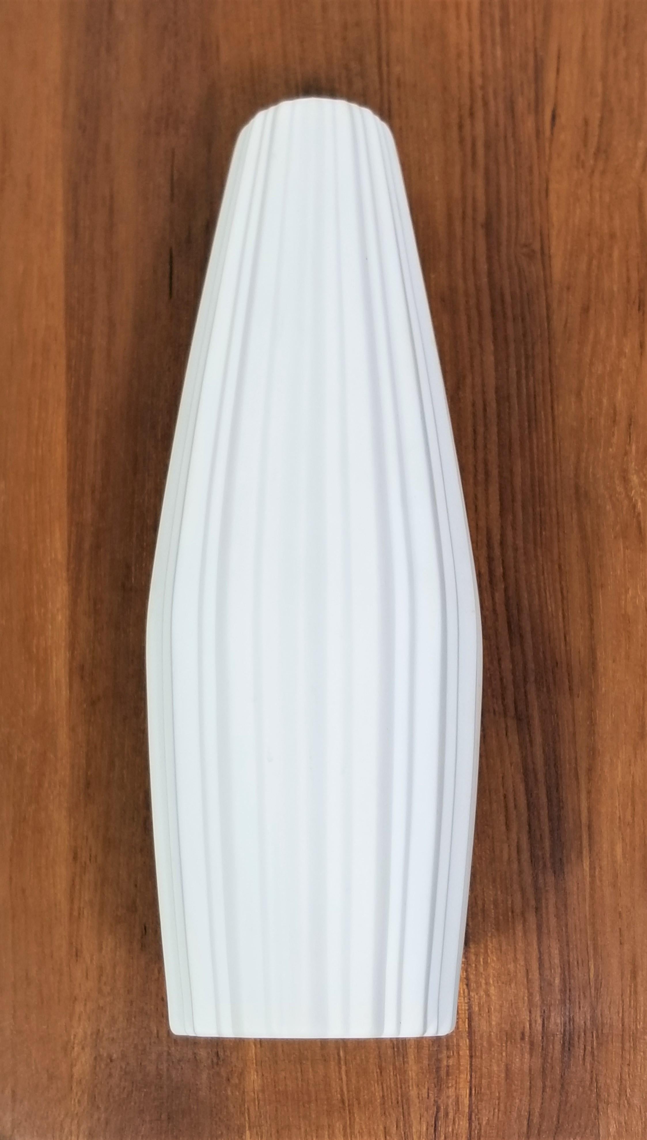 Vase White Porcelain Heinrich, H&Co Selb Bavaria, Germany  4