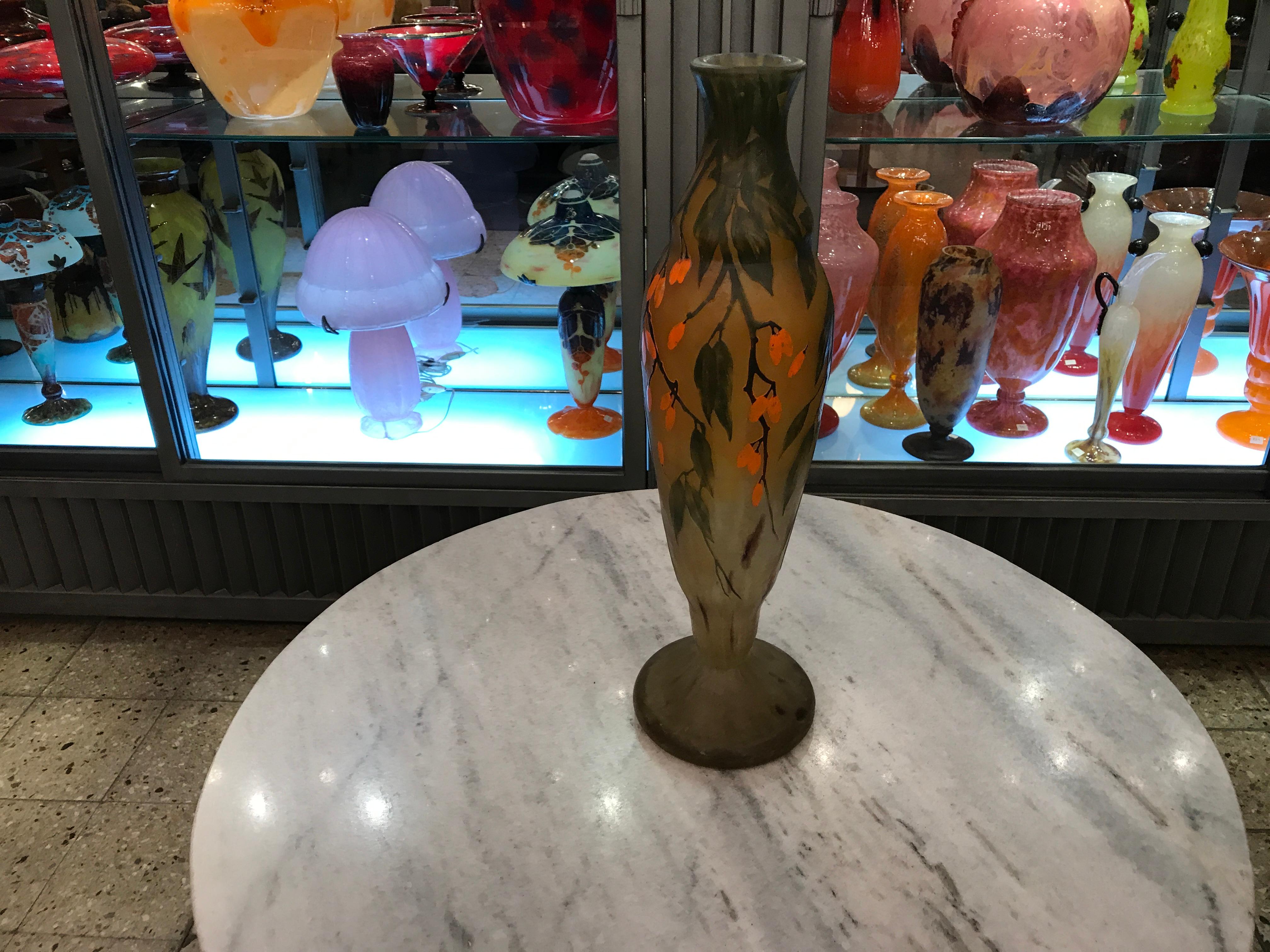 Vase avec applications, Signé : Daum Nancy France, Style :  Art nouveau, 1910 en vente 7