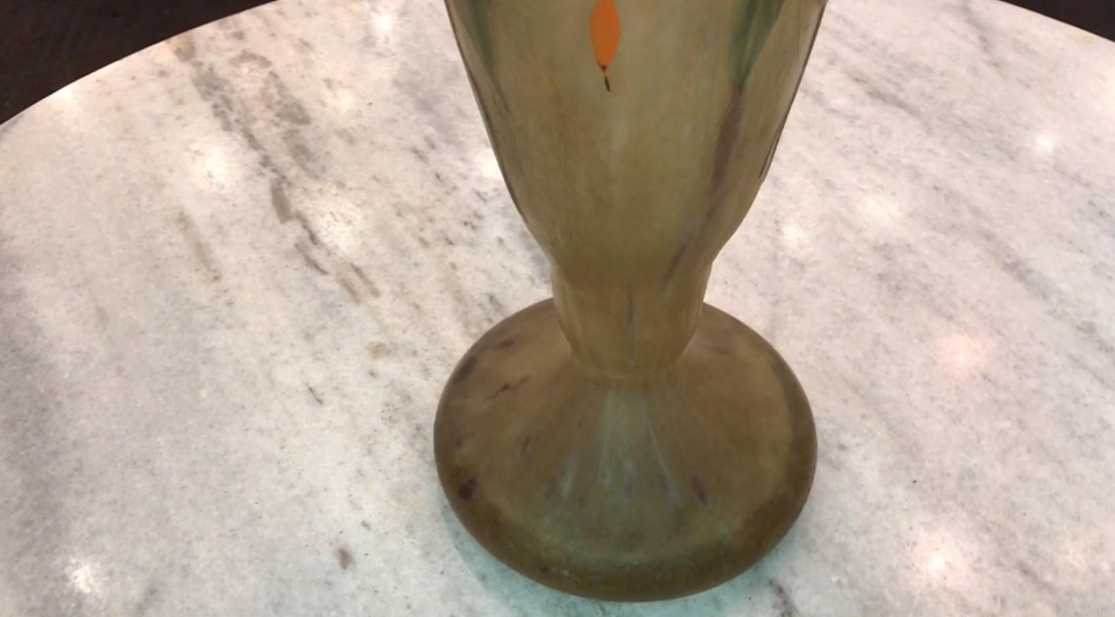 Vase avec applications, Signé : Daum Nancy France, Style :  Art nouveau, 1910 en vente 12