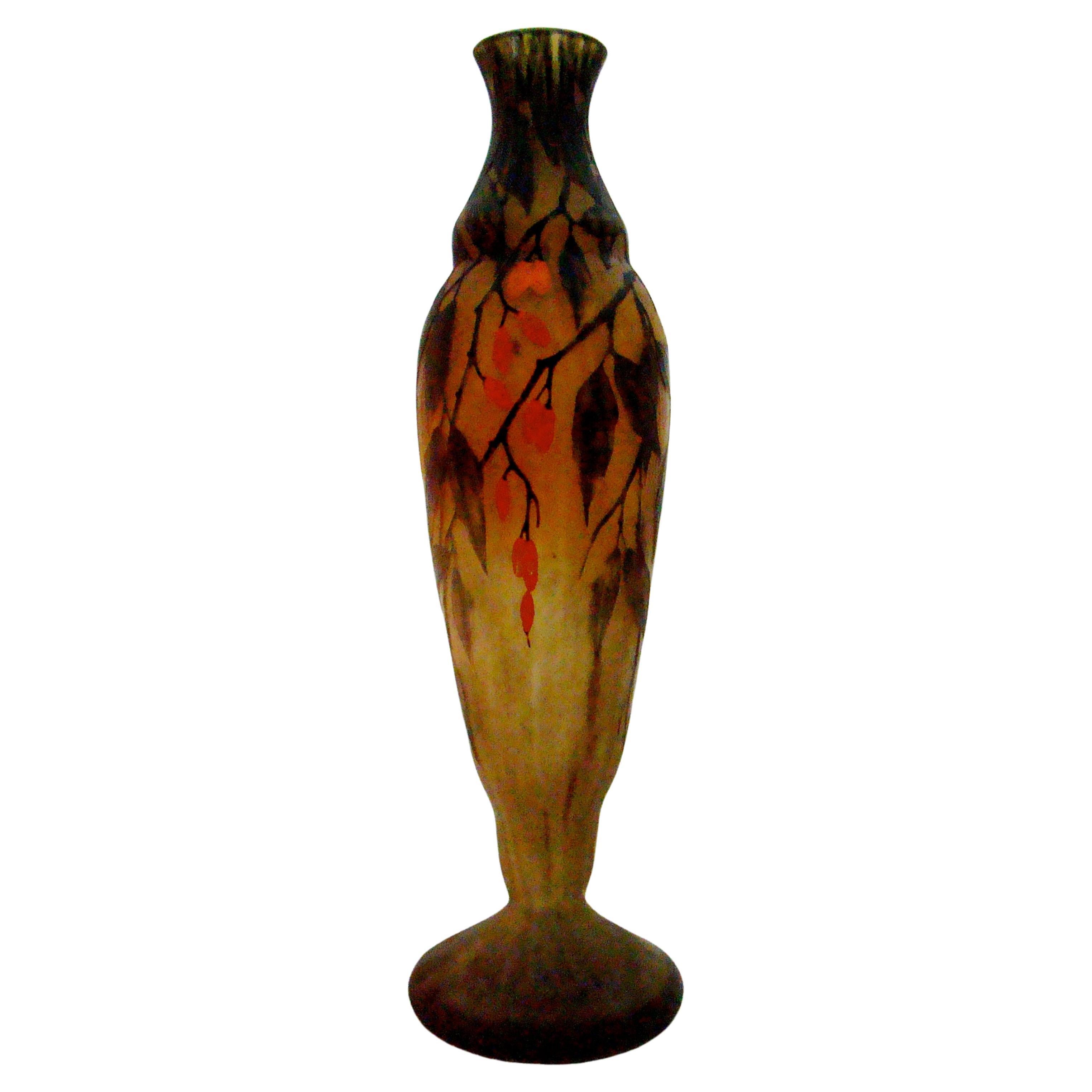 Vase mit Anwendung, signiert: Daum Nancy Frankreich, Stil:  Jugendstil, 1910