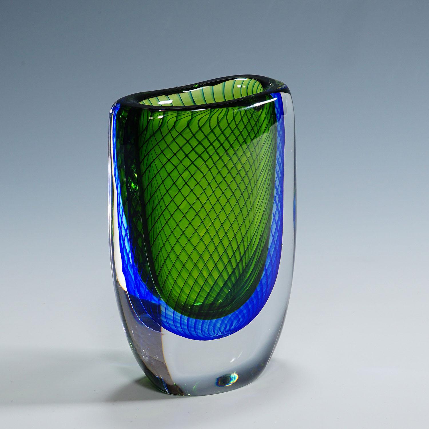 Vase with Blue and Green Layers, Vicke Lindstrand for Kosta 1950s In Good Condition For Sale In Berghuelen, DE