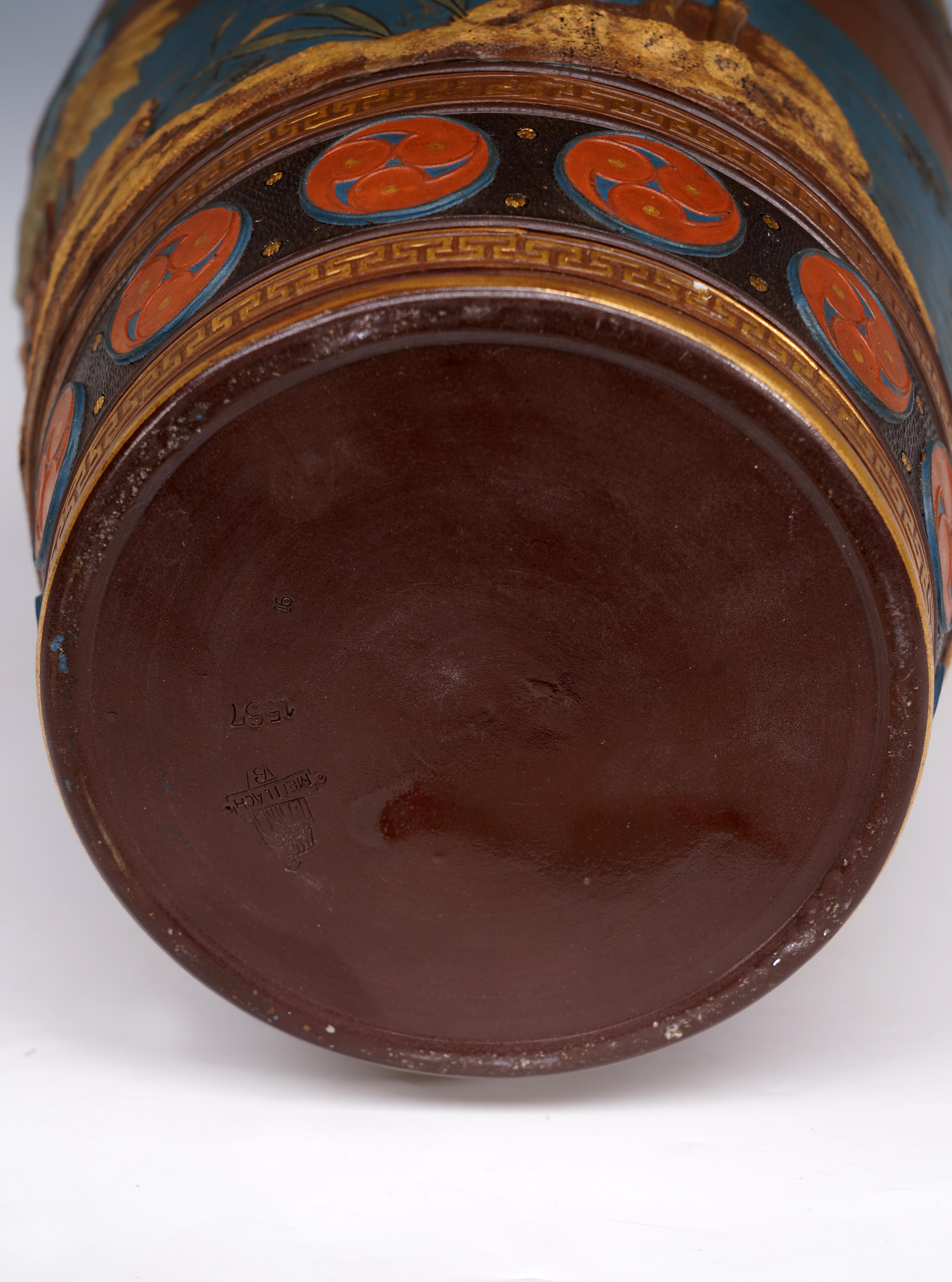 Inizio XX secolo Vaso con gru della manifattura Villeroy & Boch, Mettlach Germania, Circa 1900 in vendita